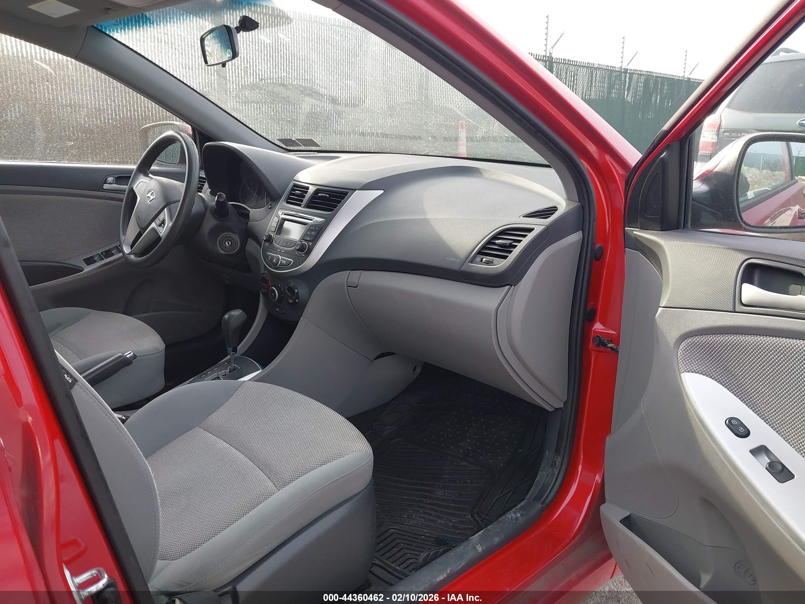 HYUNDAI ACCENT image 5