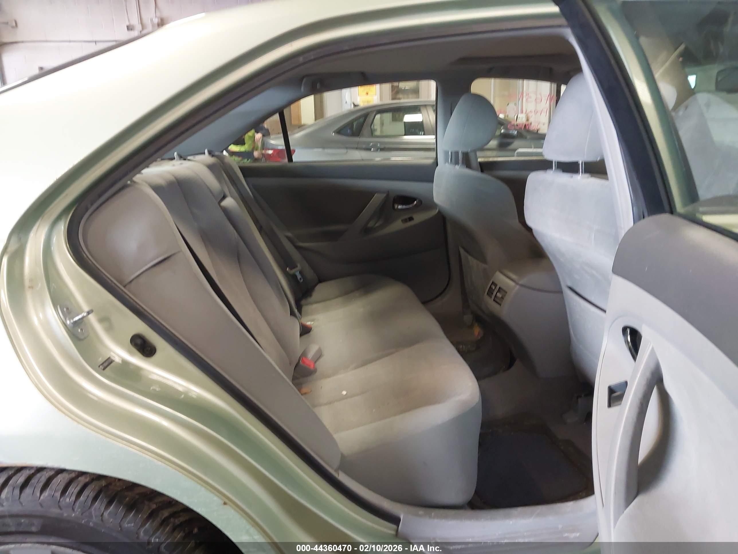 TOYOTA CAMRY image 8
