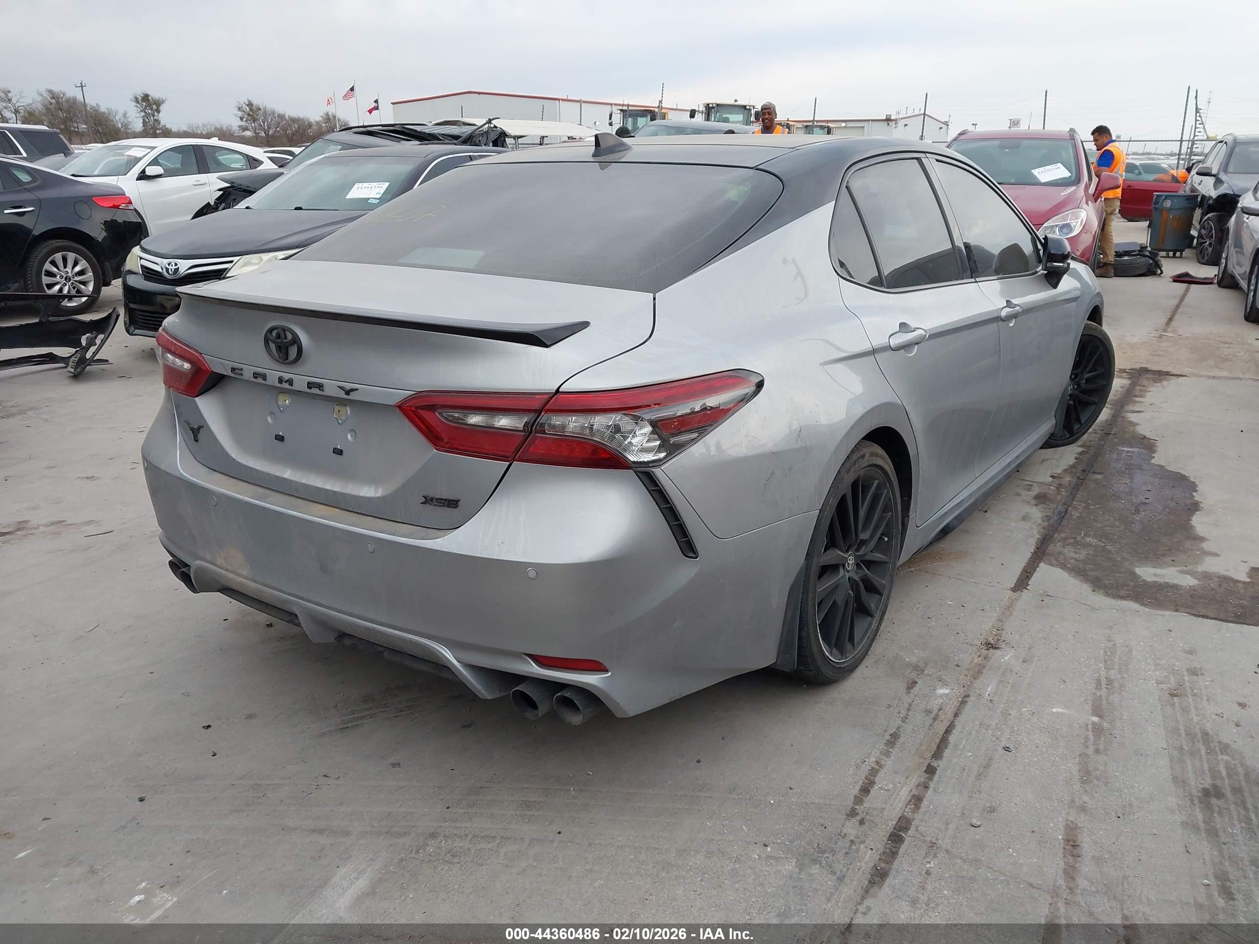 TOYOTA CAMRY image 4