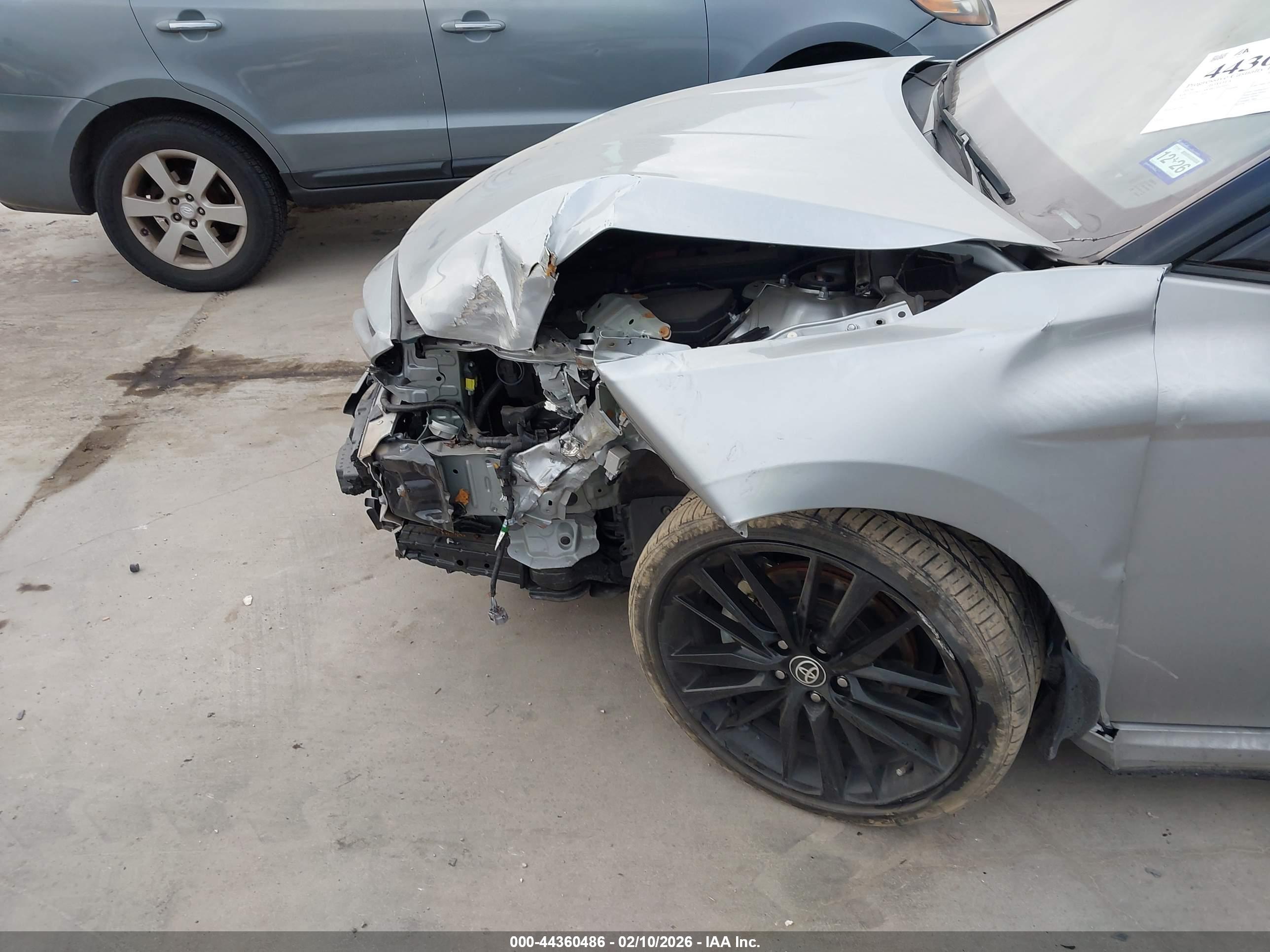 TOYOTA CAMRY image 6