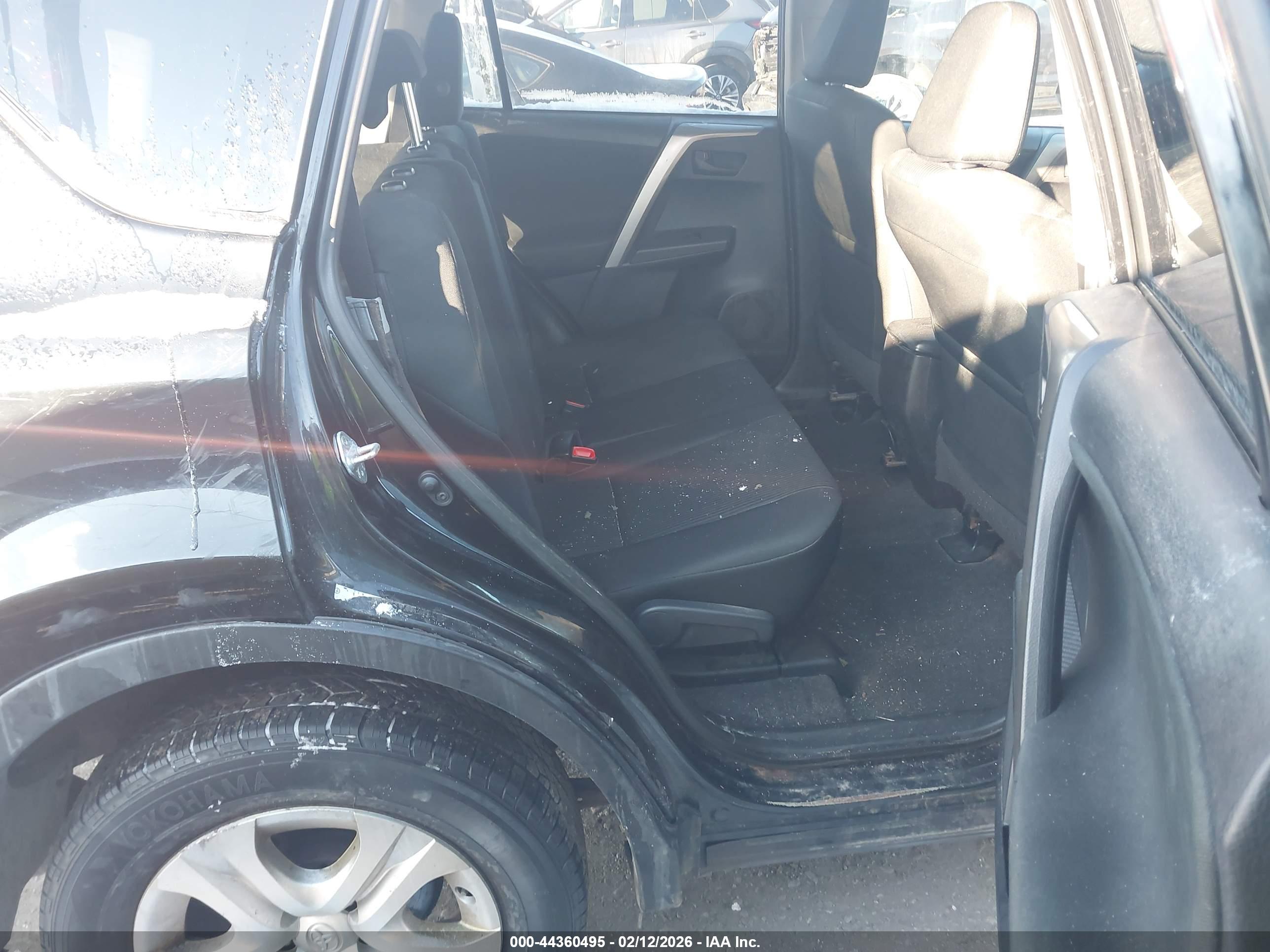 TOYOTA RAV4 image 8