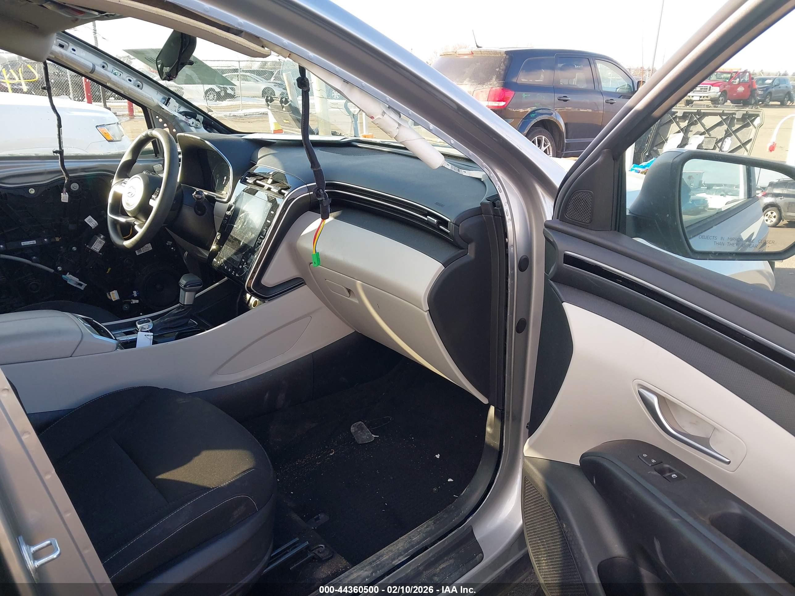 HYUNDAI TUCSON image 5
