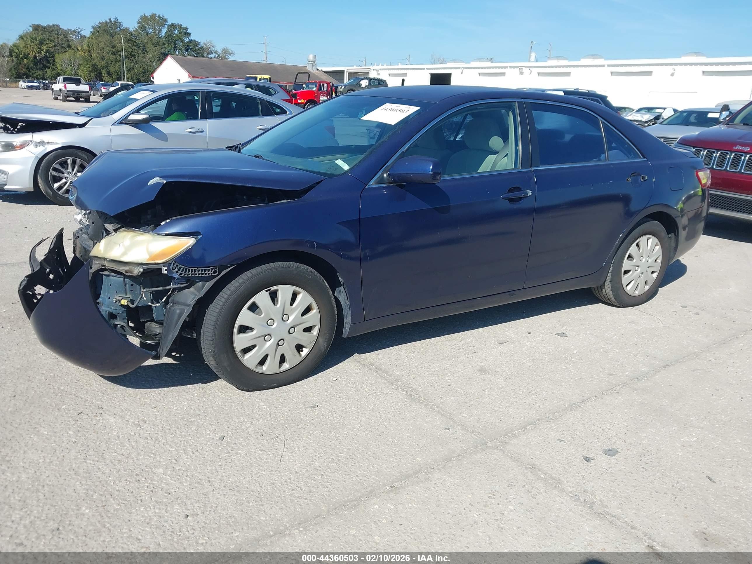 TOYOTA CAMRY image 2