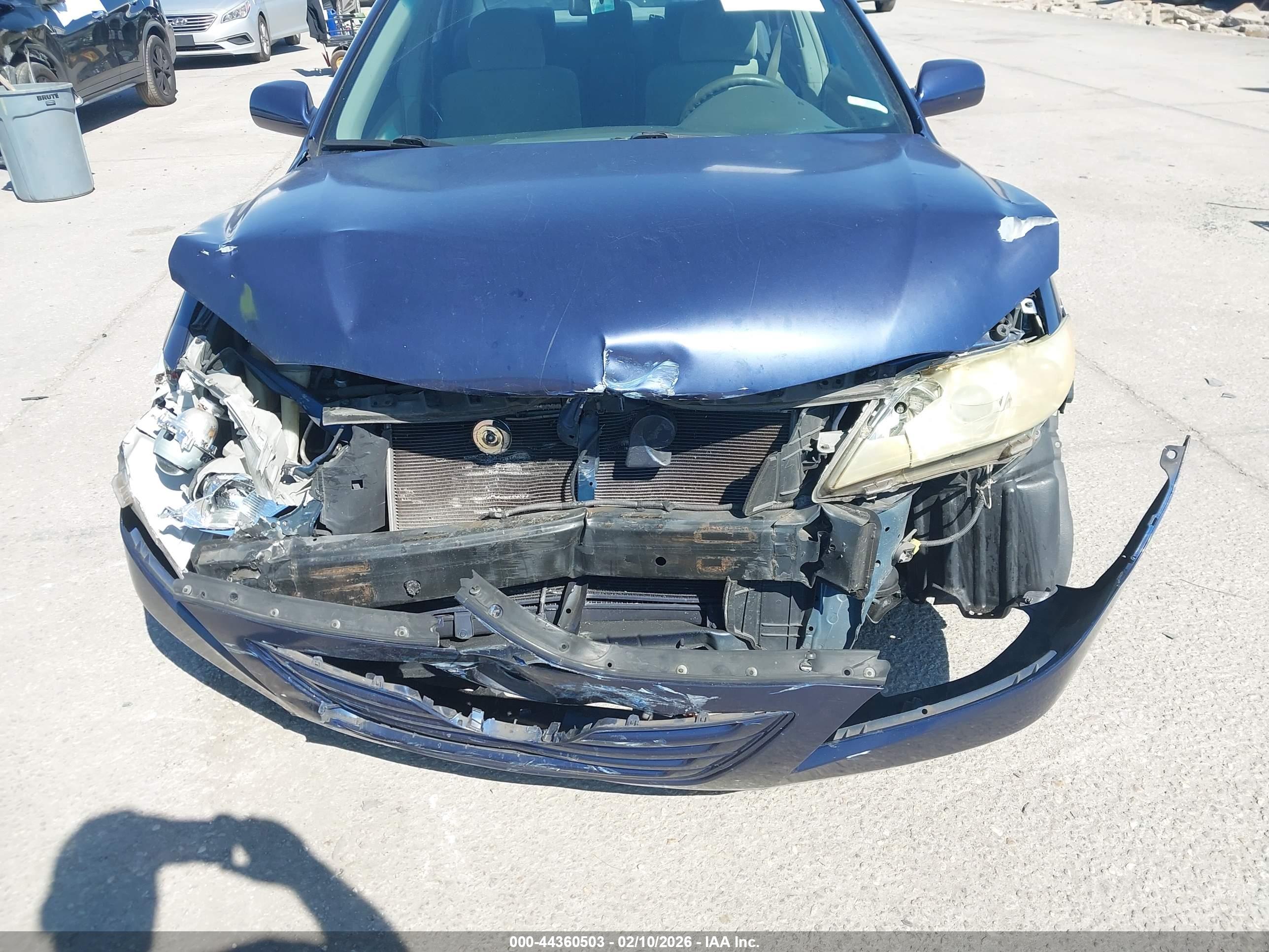TOYOTA CAMRY image 6