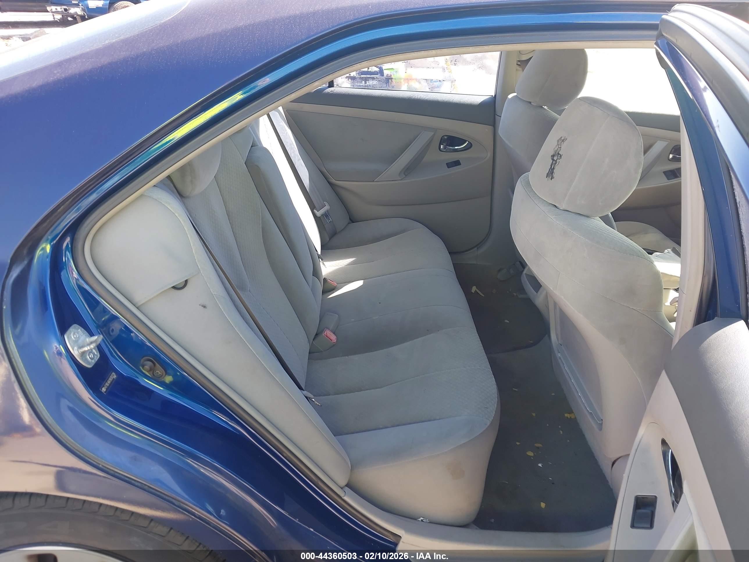 TOYOTA CAMRY image 8