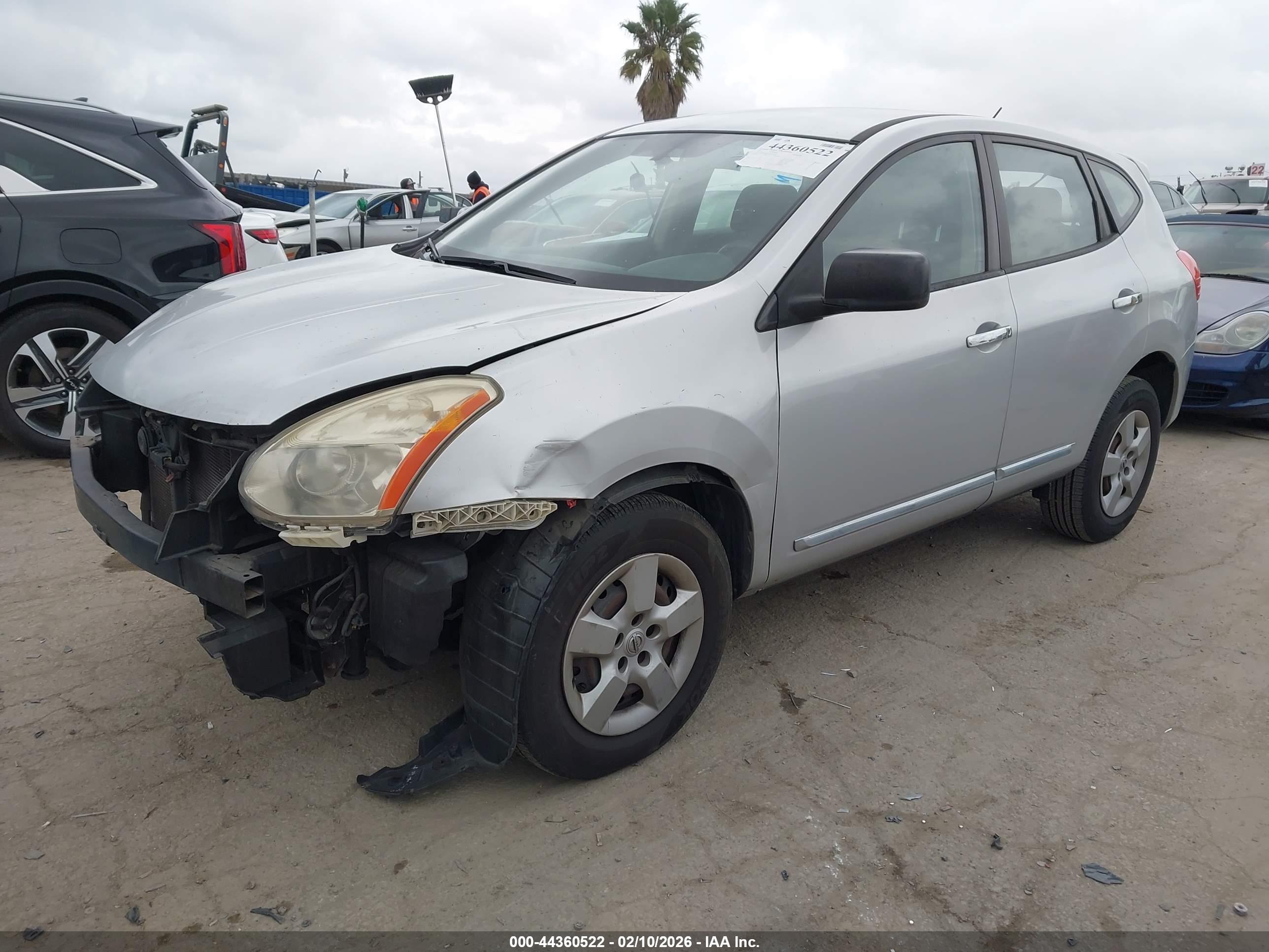 NISSAN ROGUE image 2