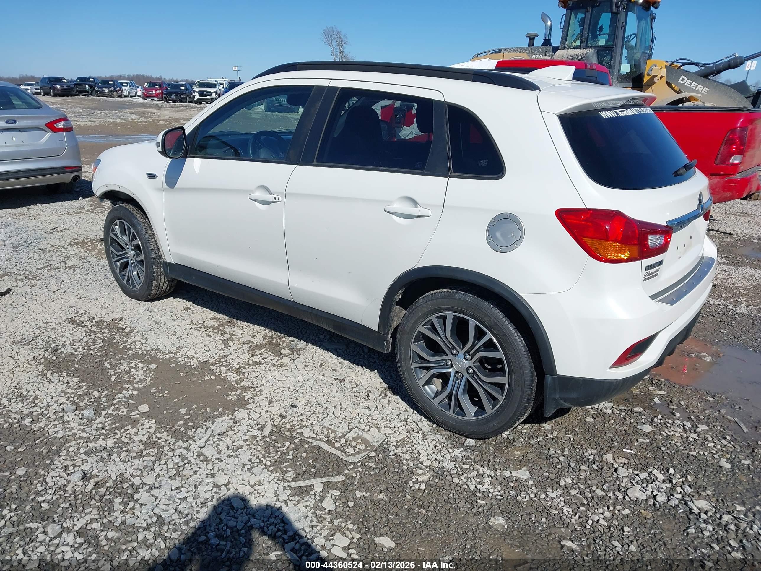 MITSUBISHI OUTLANDER image 3