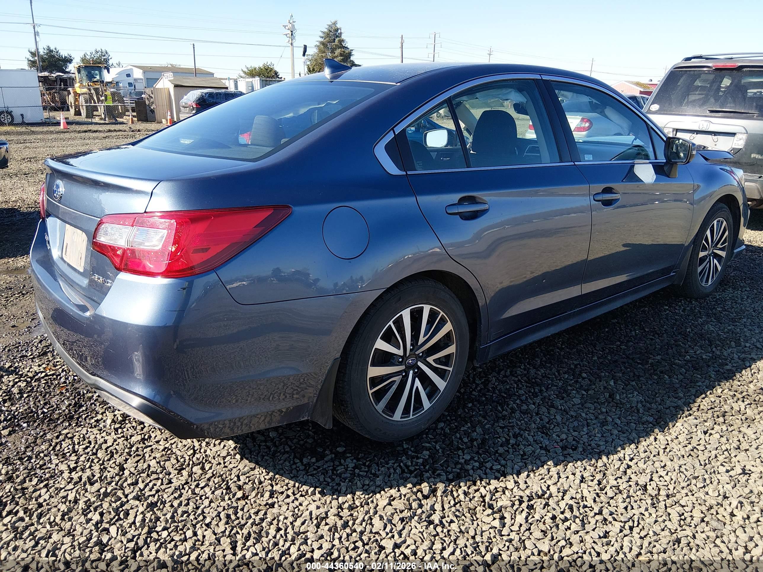 SUBARU LEGACY image 4