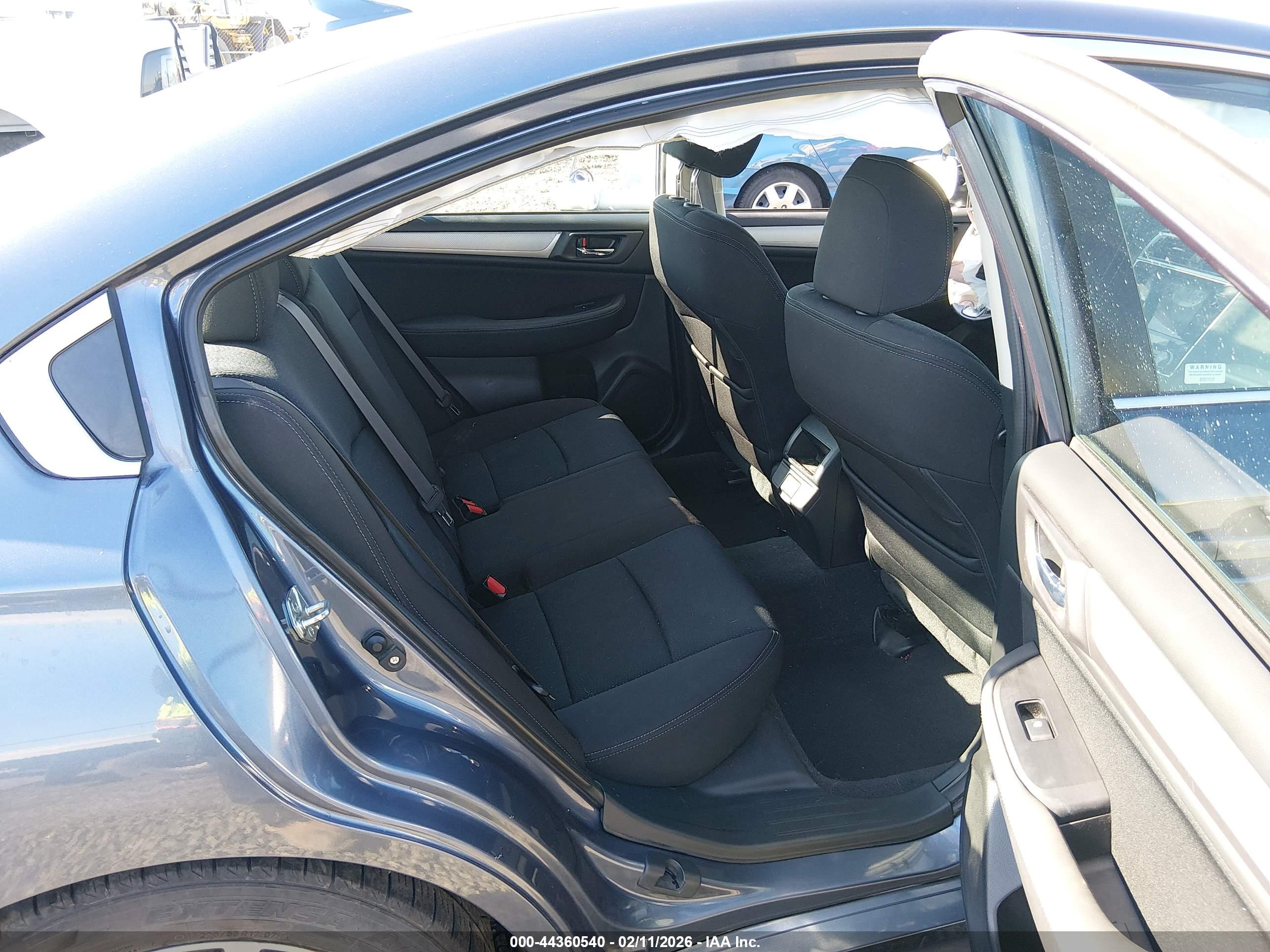 SUBARU LEGACY image 8