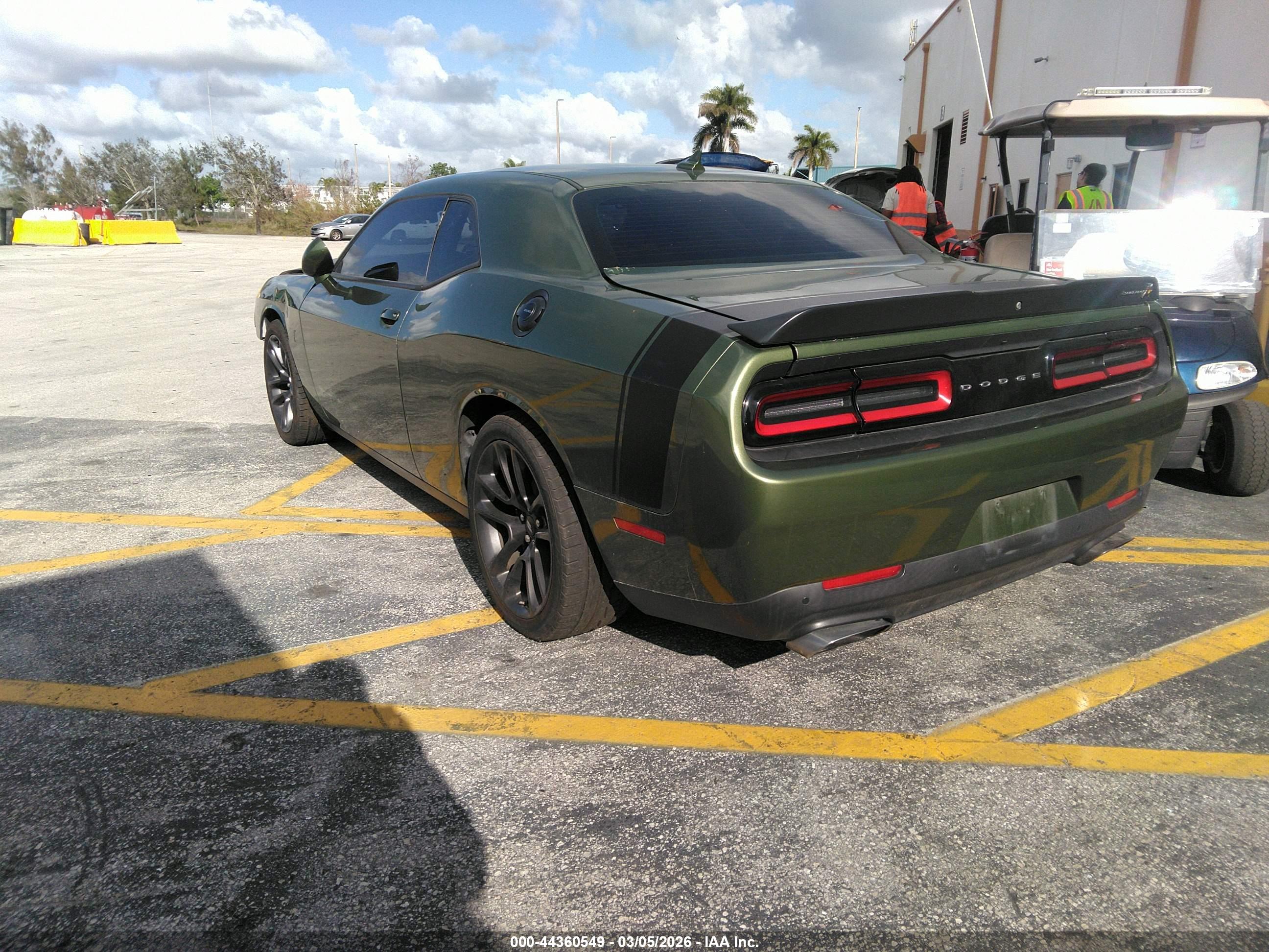 DODGE CHALLENGER image 3