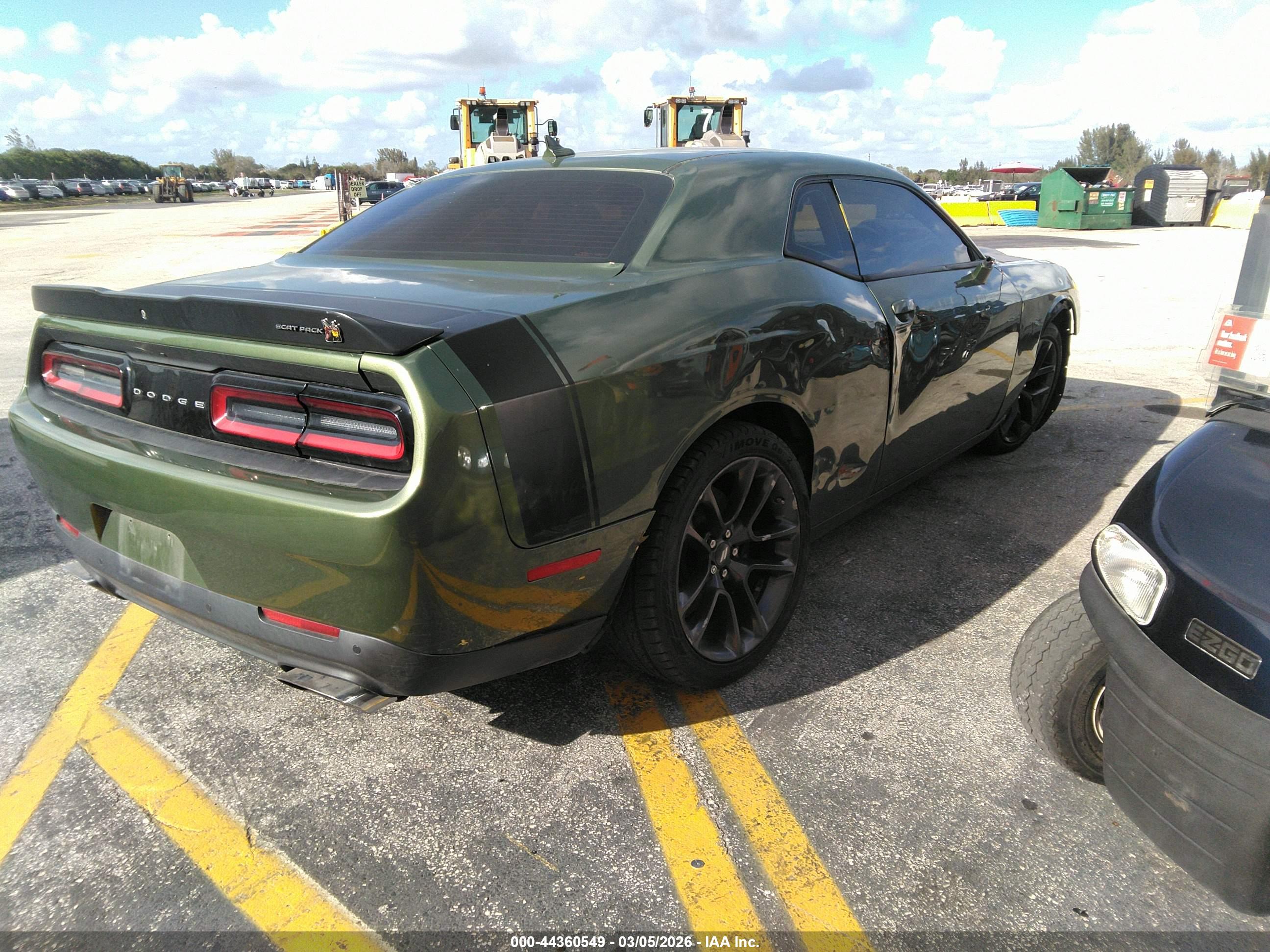 DODGE CHALLENGER image 4