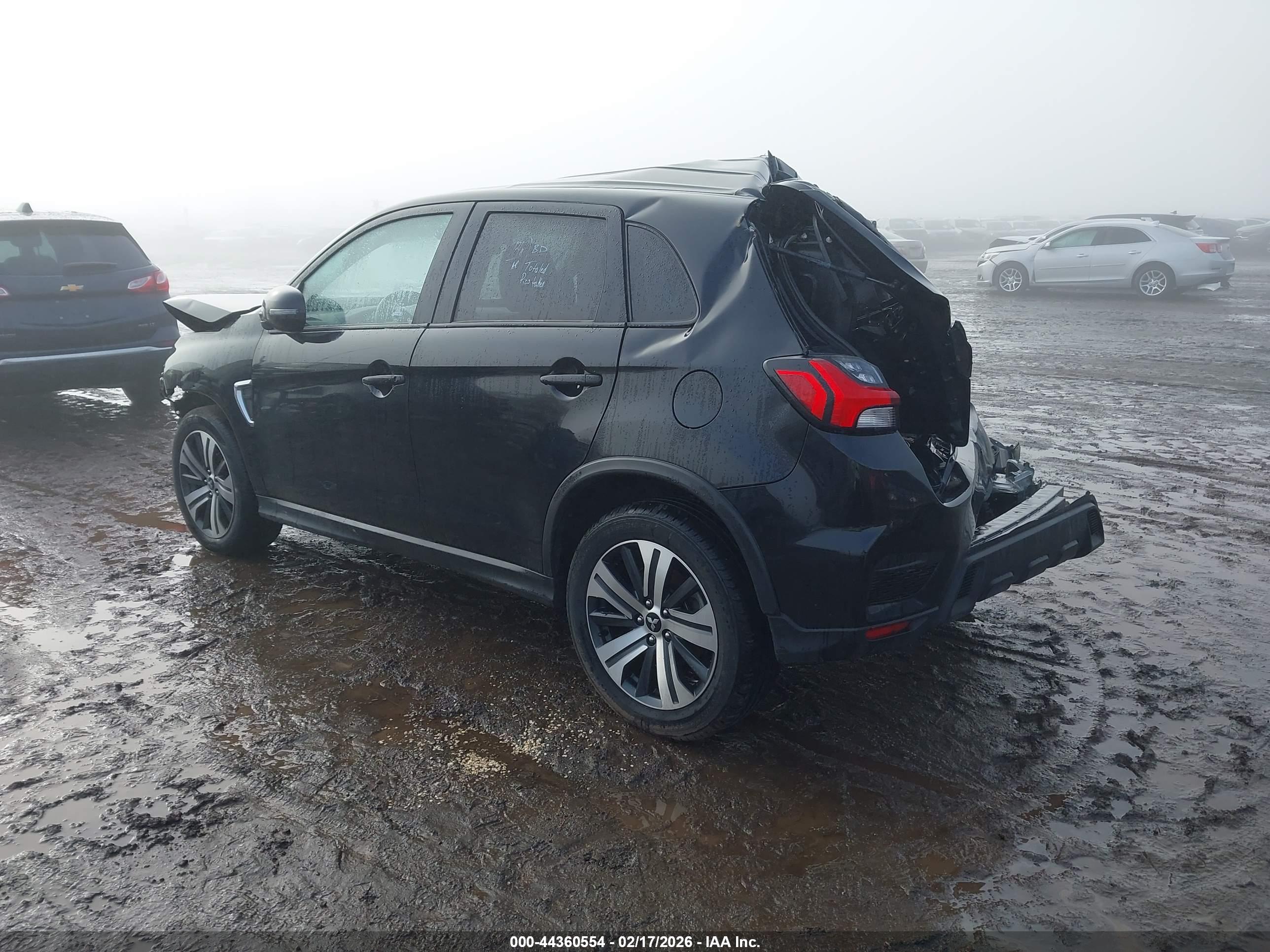 MITSUBISHI OUTLANDER image 3