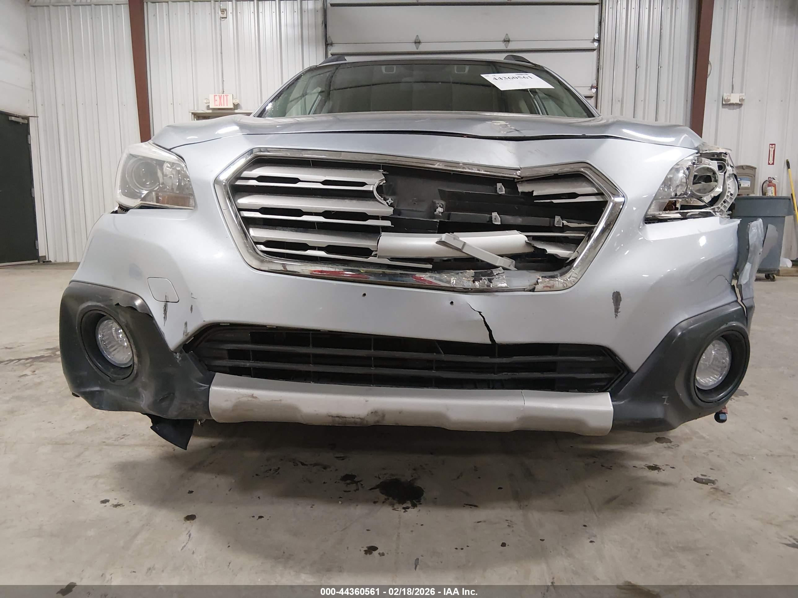 SUBARU OUTBACK image 6