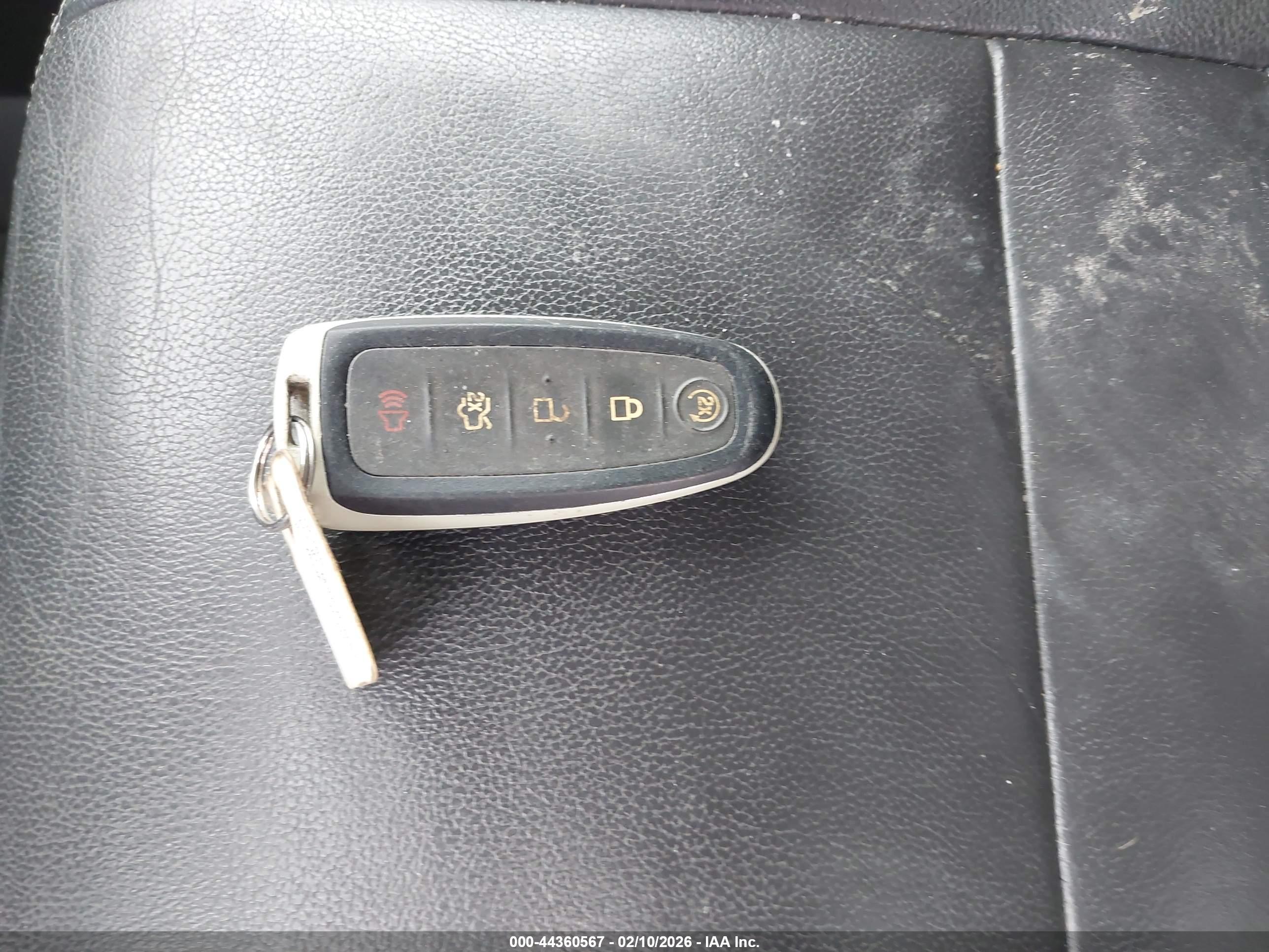 FORD ESCAPE image 11