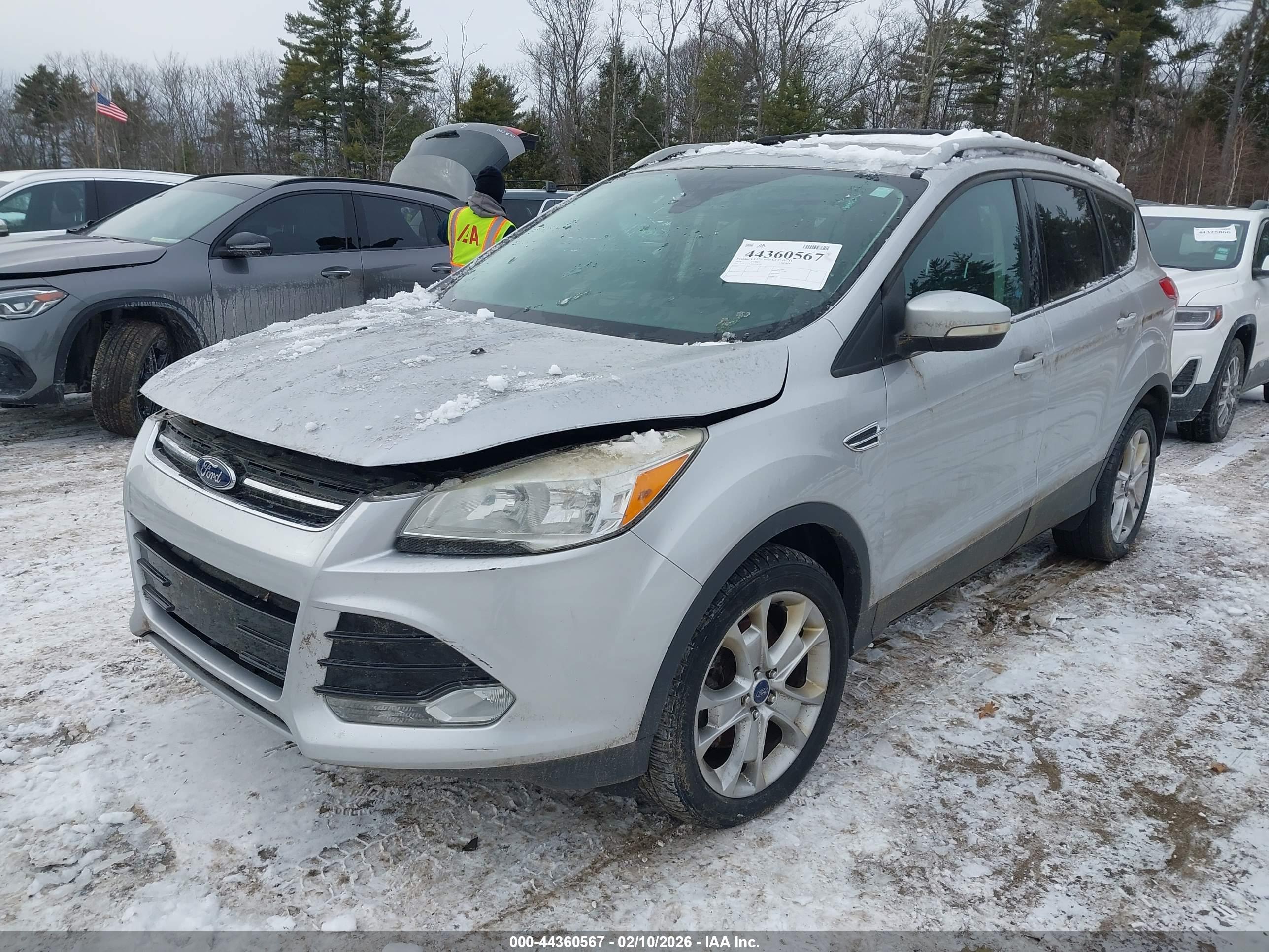FORD ESCAPE image 2