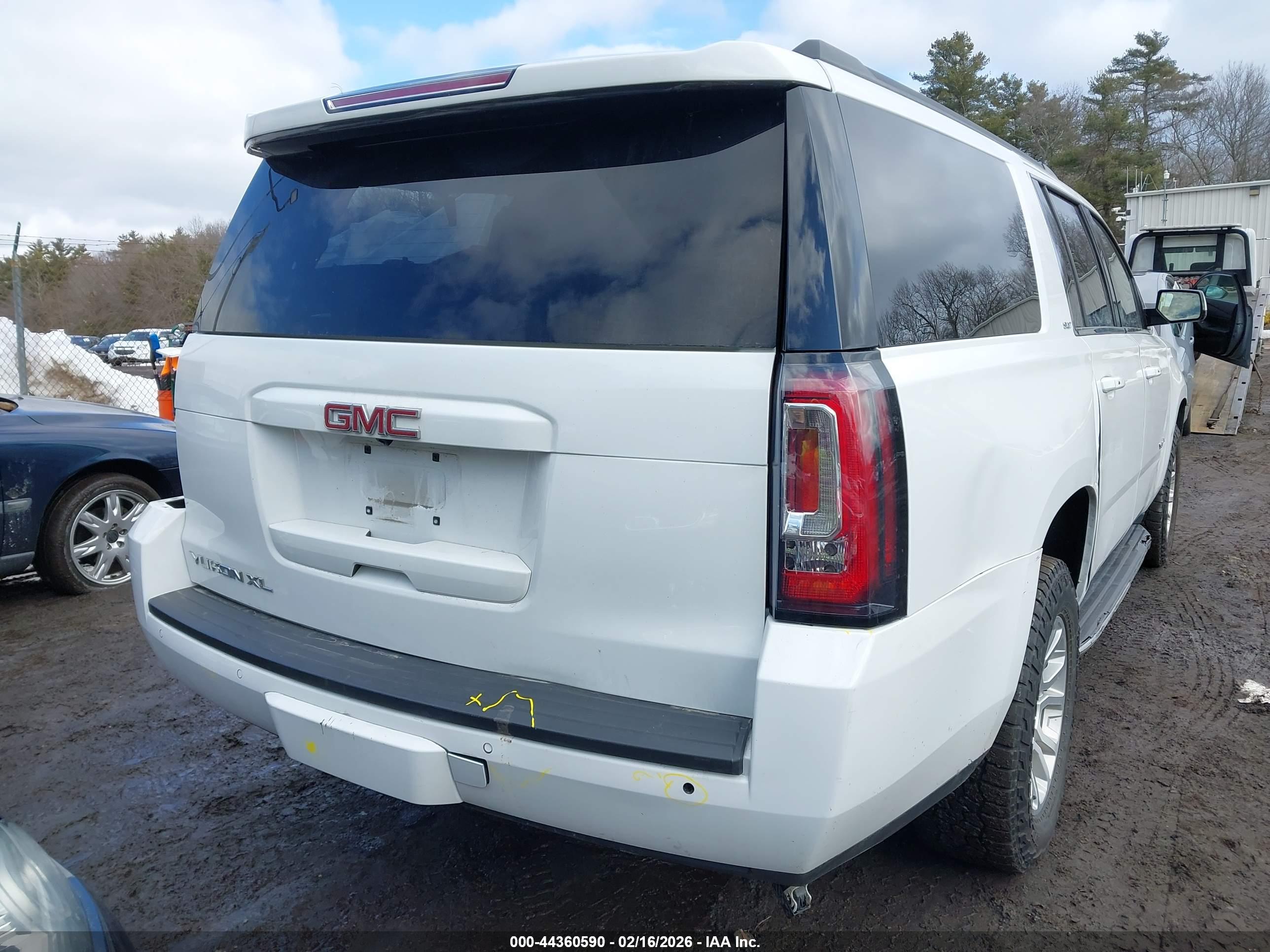 GMC YUKON image 4