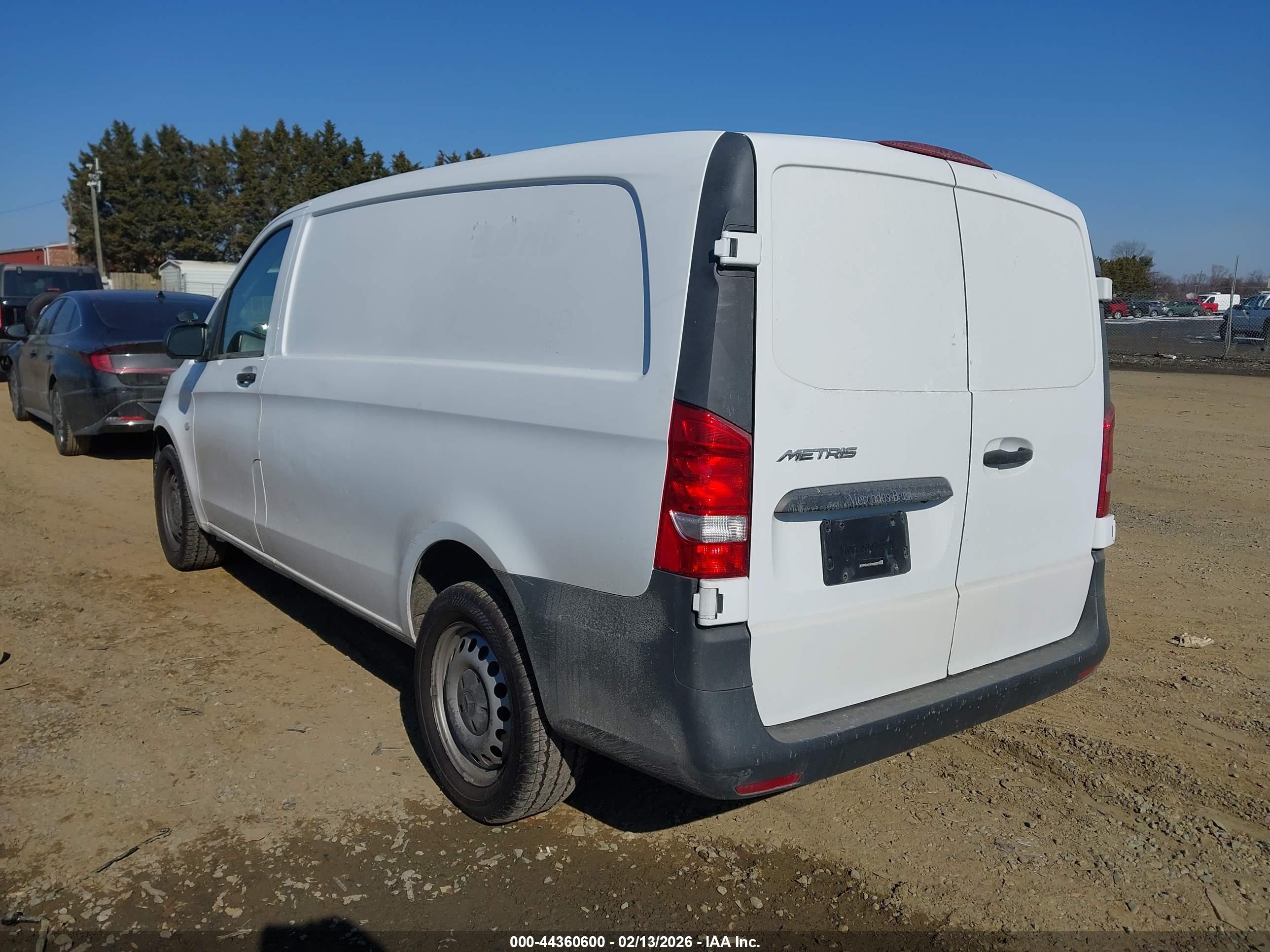 MERCEDES-BENZ METRIS image 3