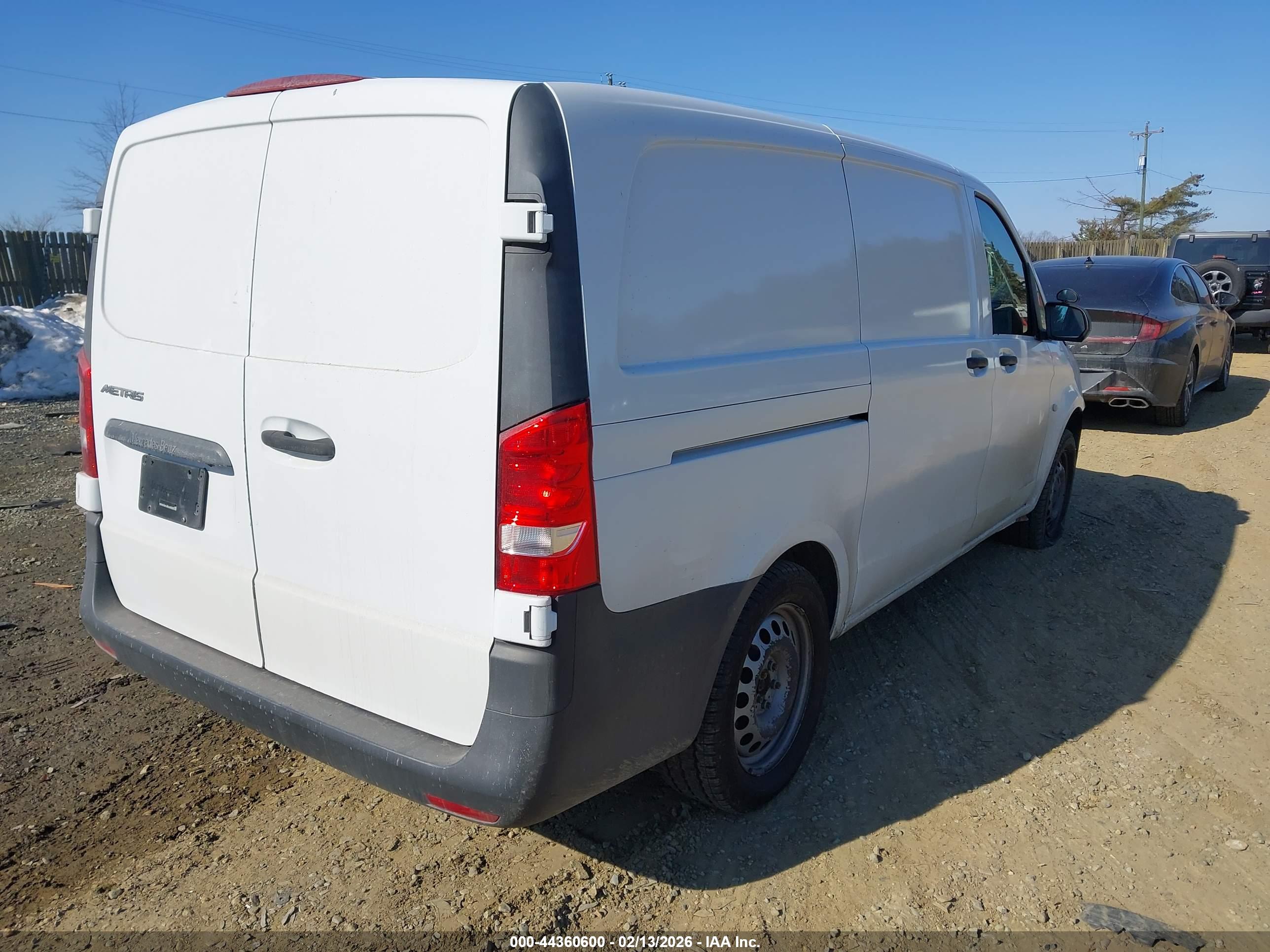 MERCEDES-BENZ METRIS image 4