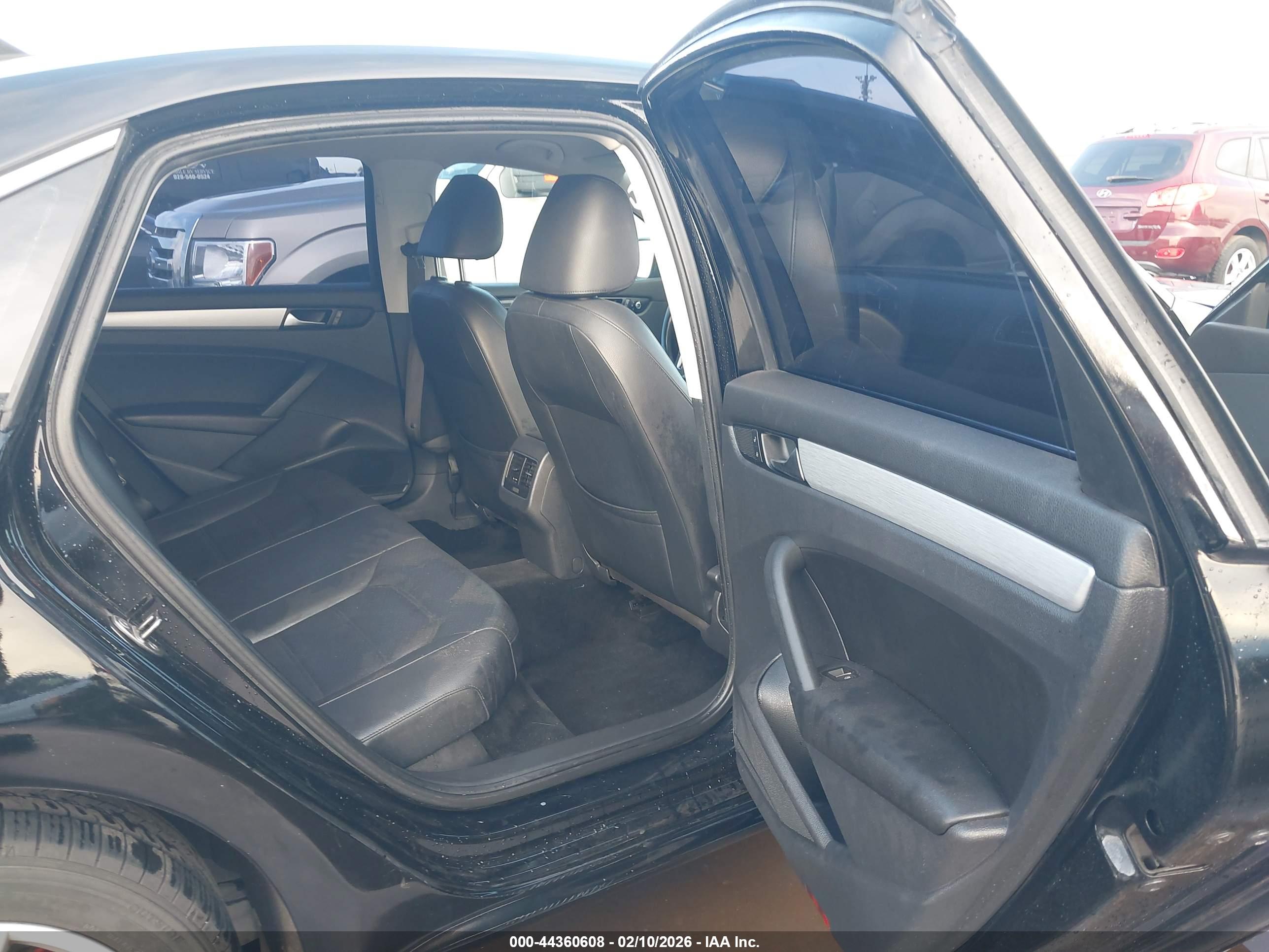 VOLKSWAGEN PASSAT image 8