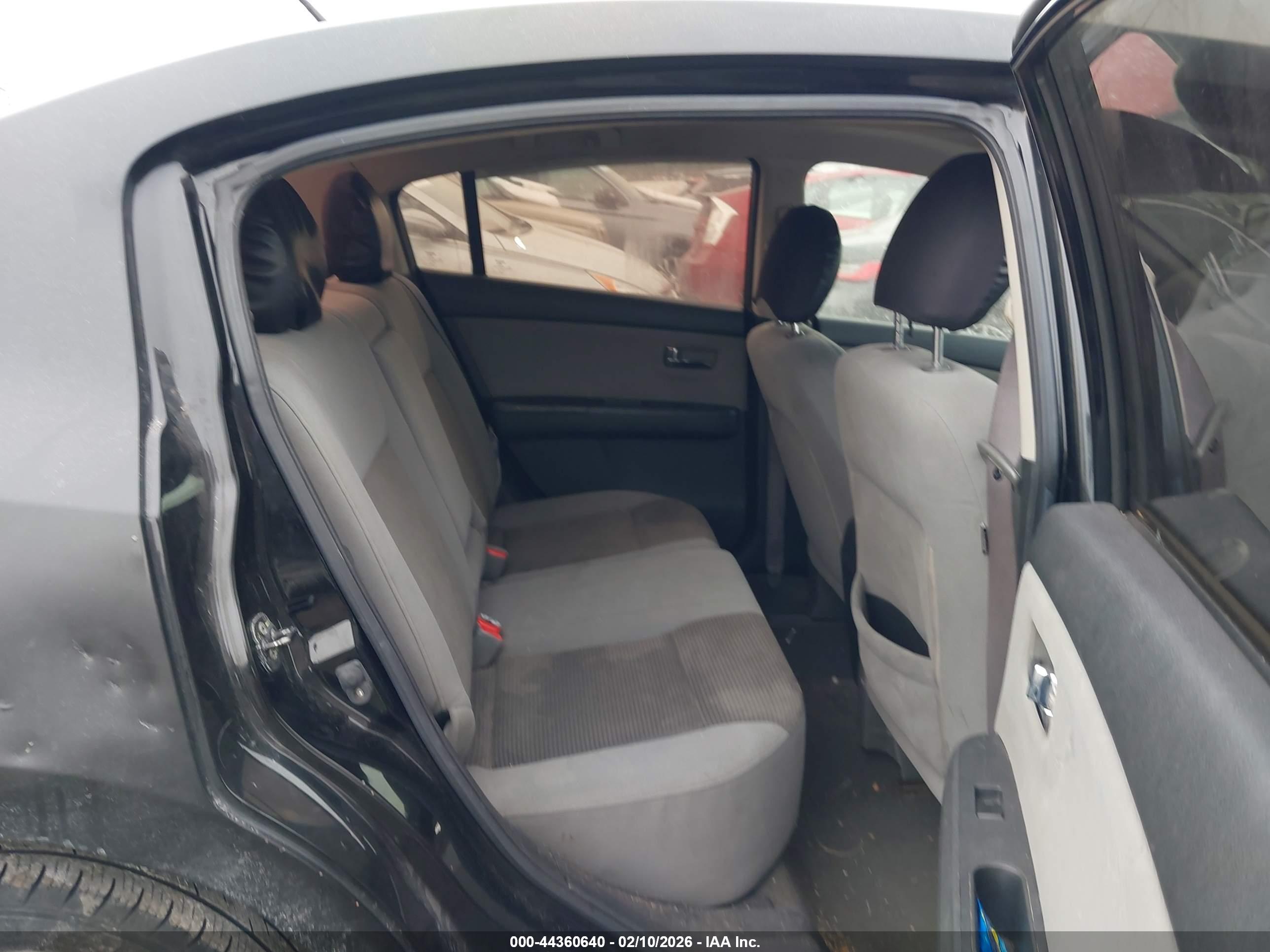 NISSAN SENTRA image 8