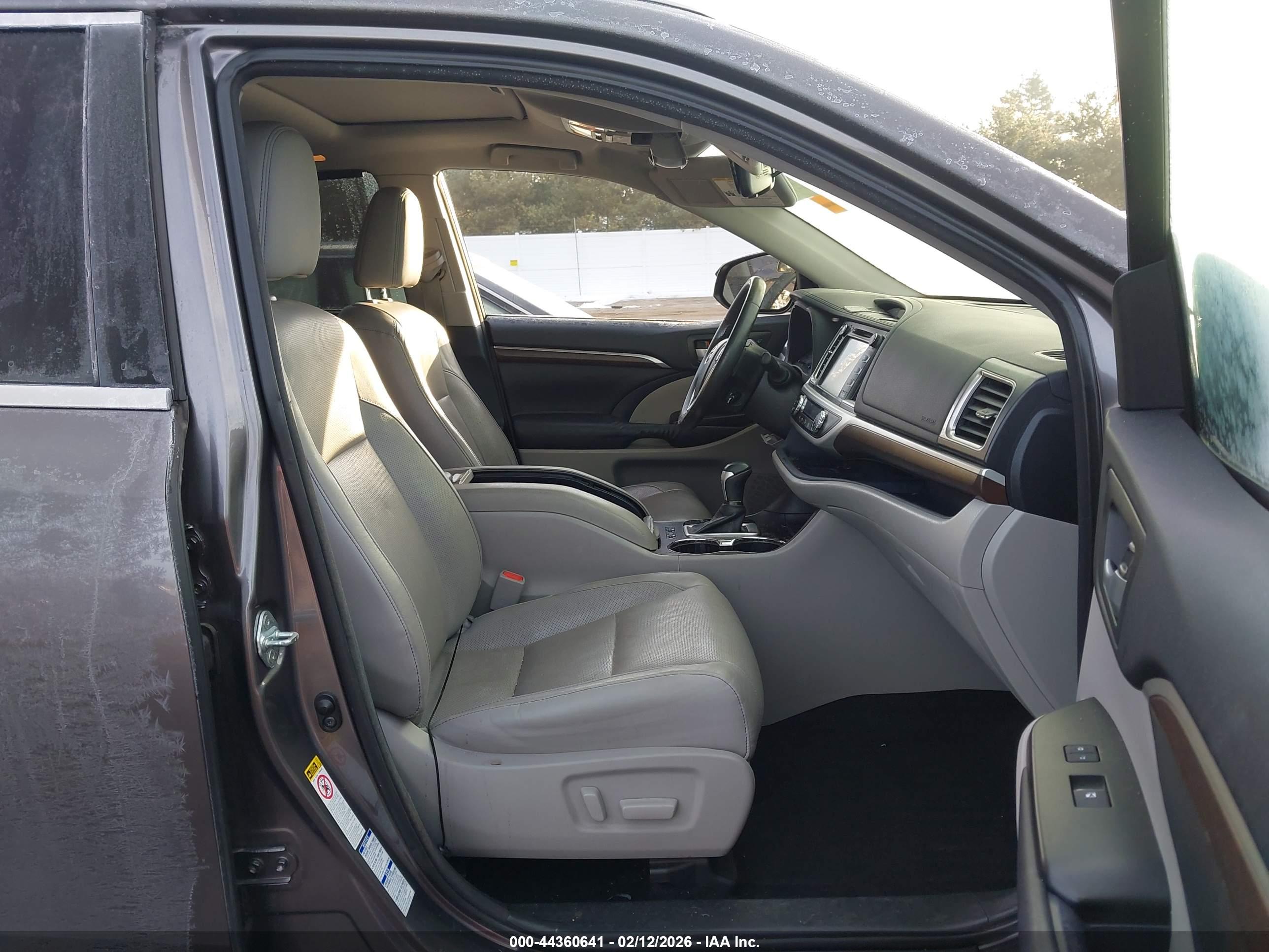 TOYOTA HIGHLANDER image 5