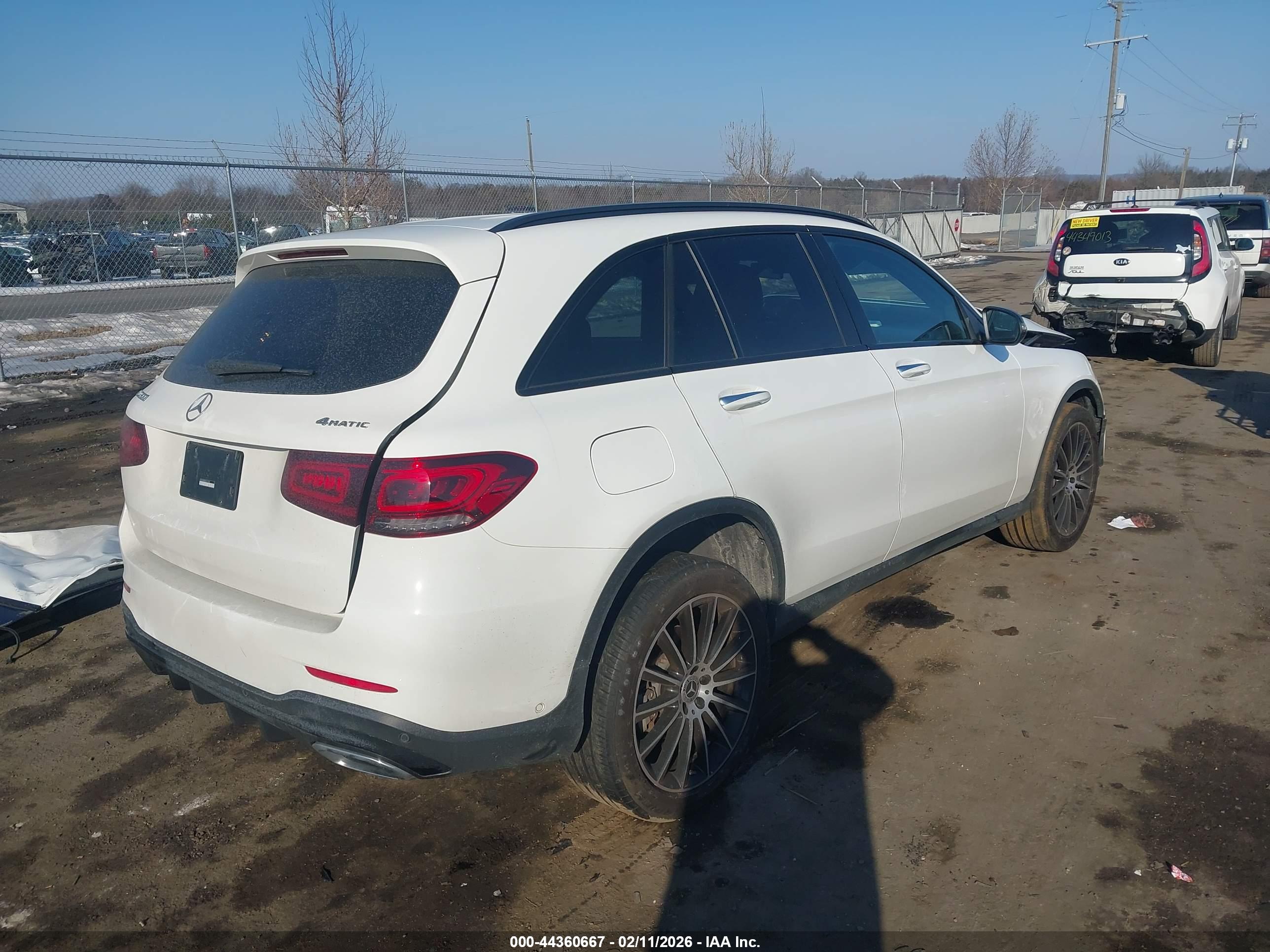 MERCEDES-BENZ GLC image 4