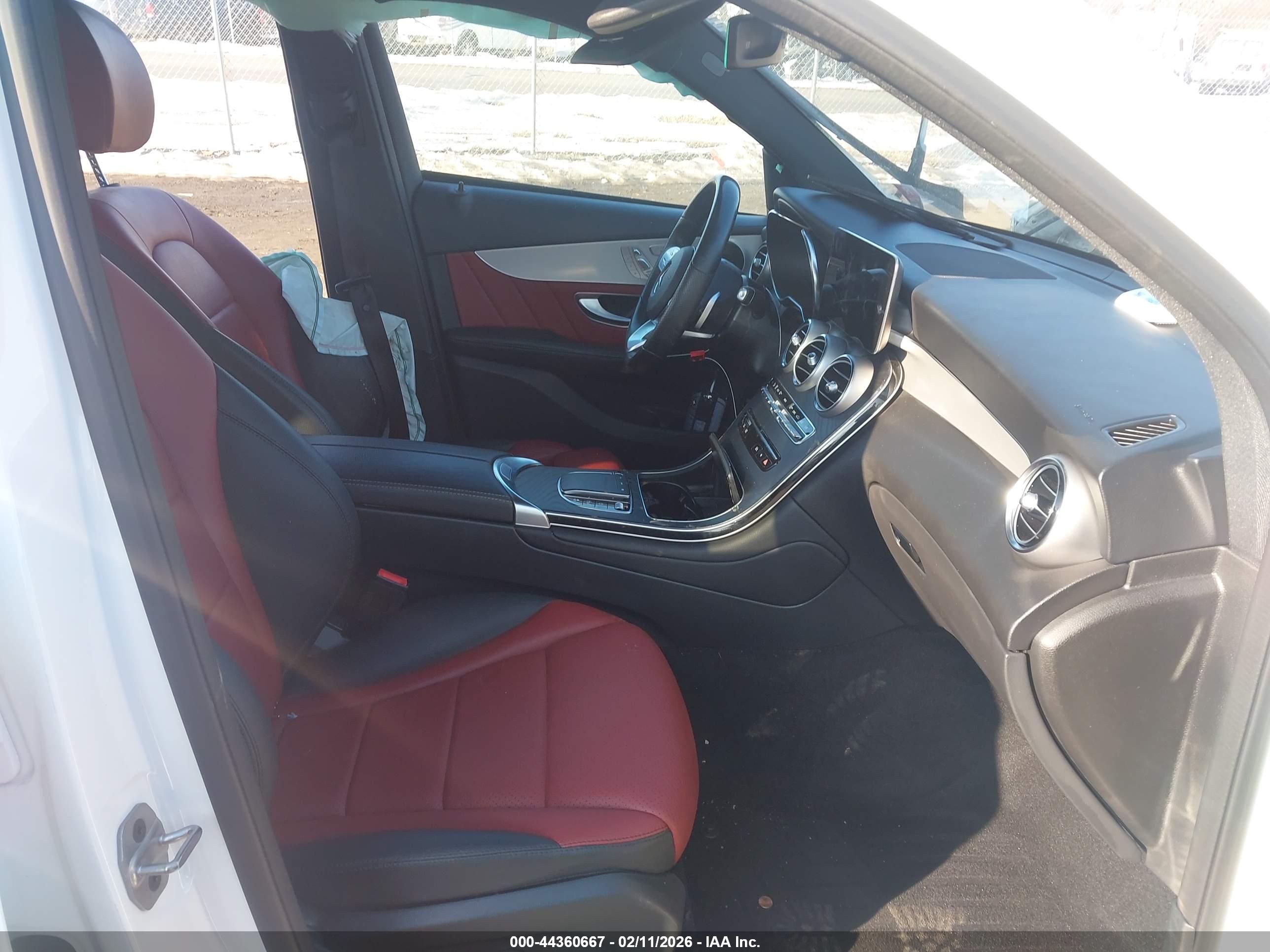 MERCEDES-BENZ GLC image 5