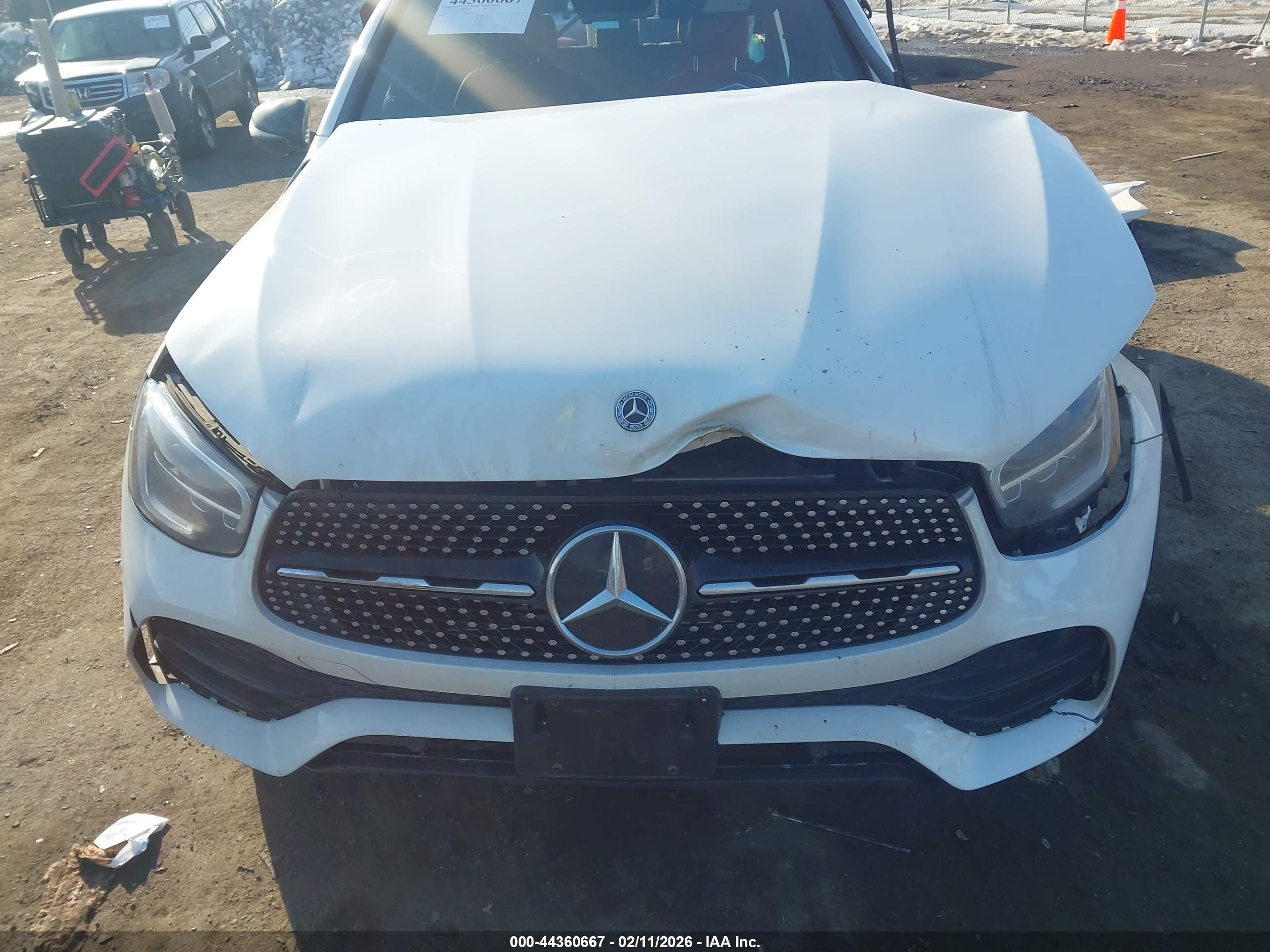 MERCEDES-BENZ GLC image 6