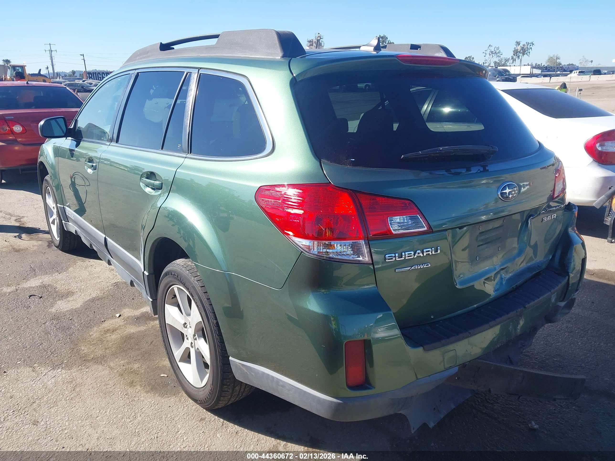 SUBARU OUTBACK image 3