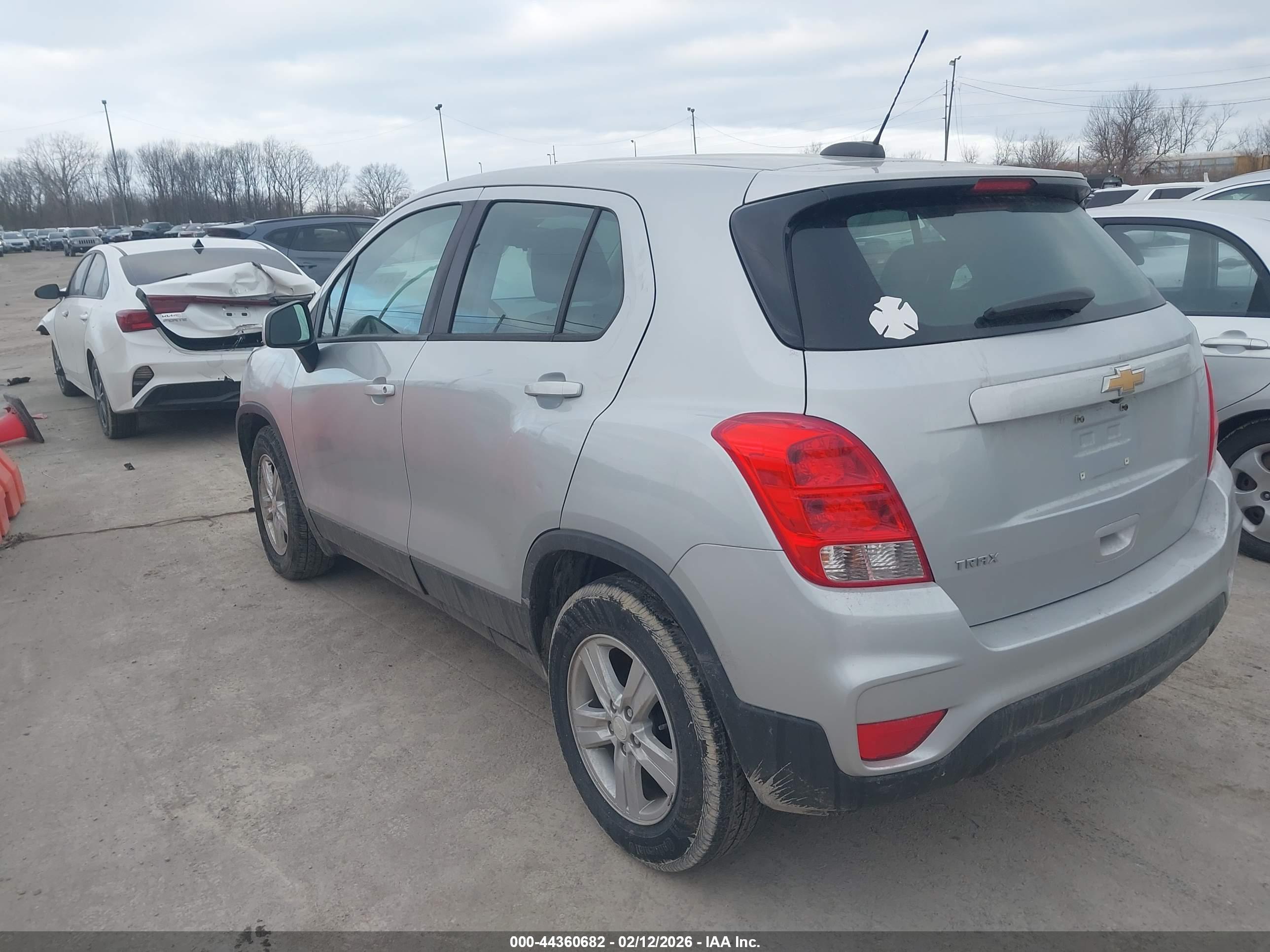 CHEVROLET TRAX image 3