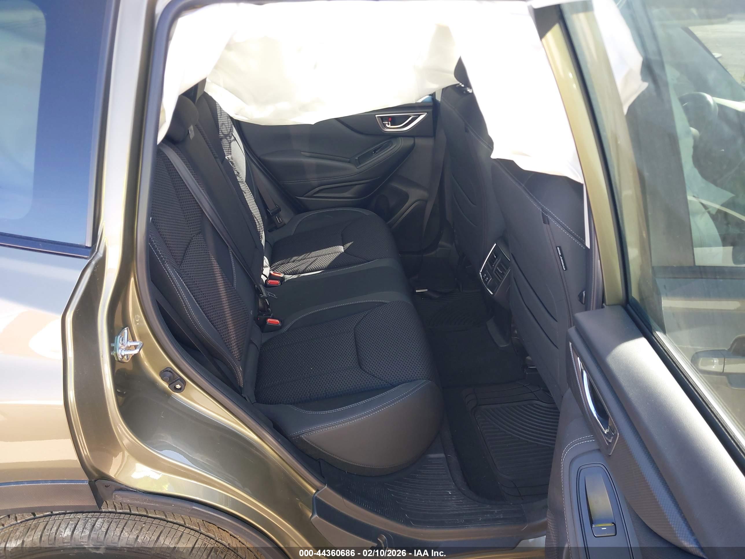 SUBARU FORESTER image 8