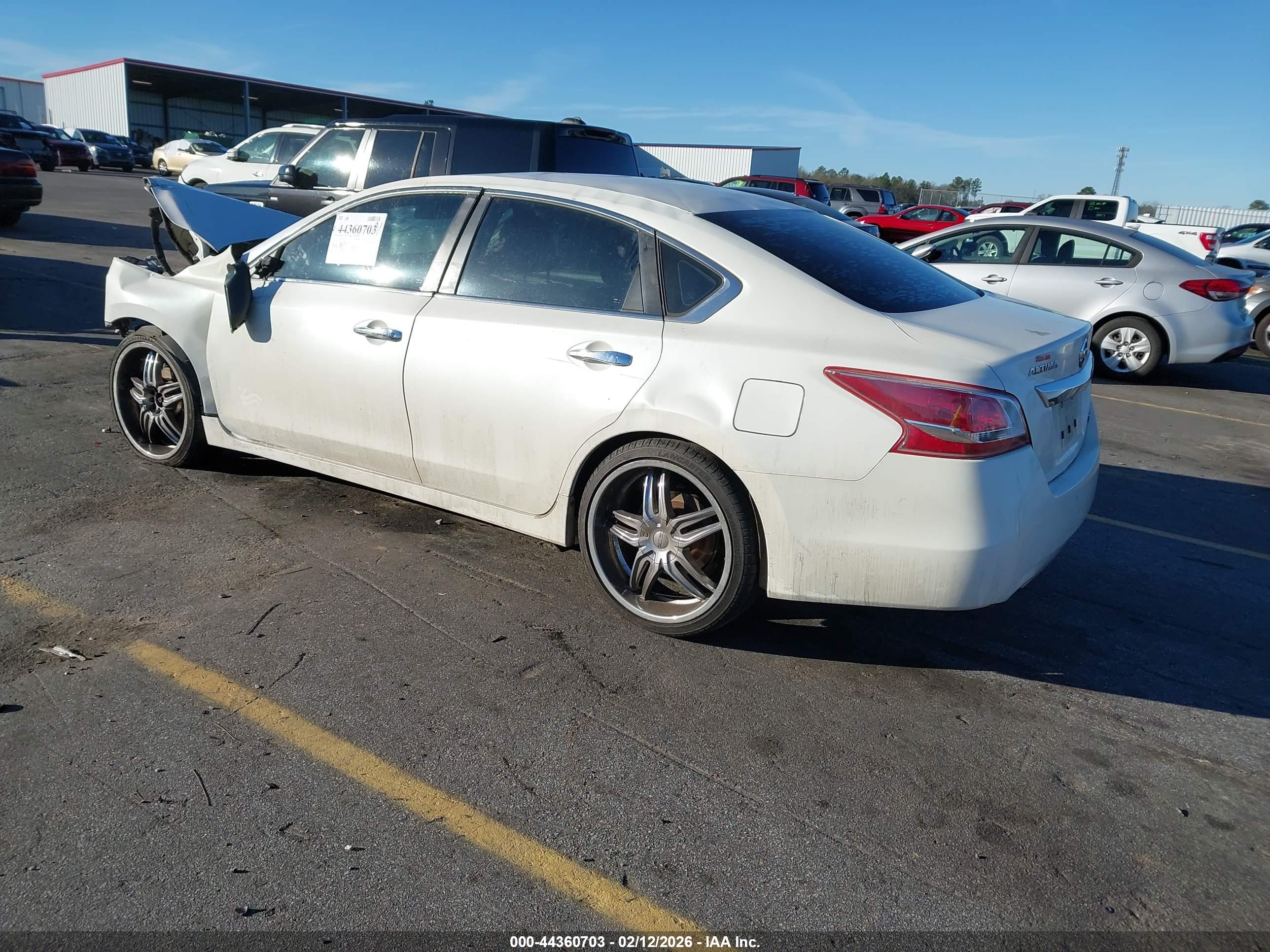 NISSAN ALTIMA image 3