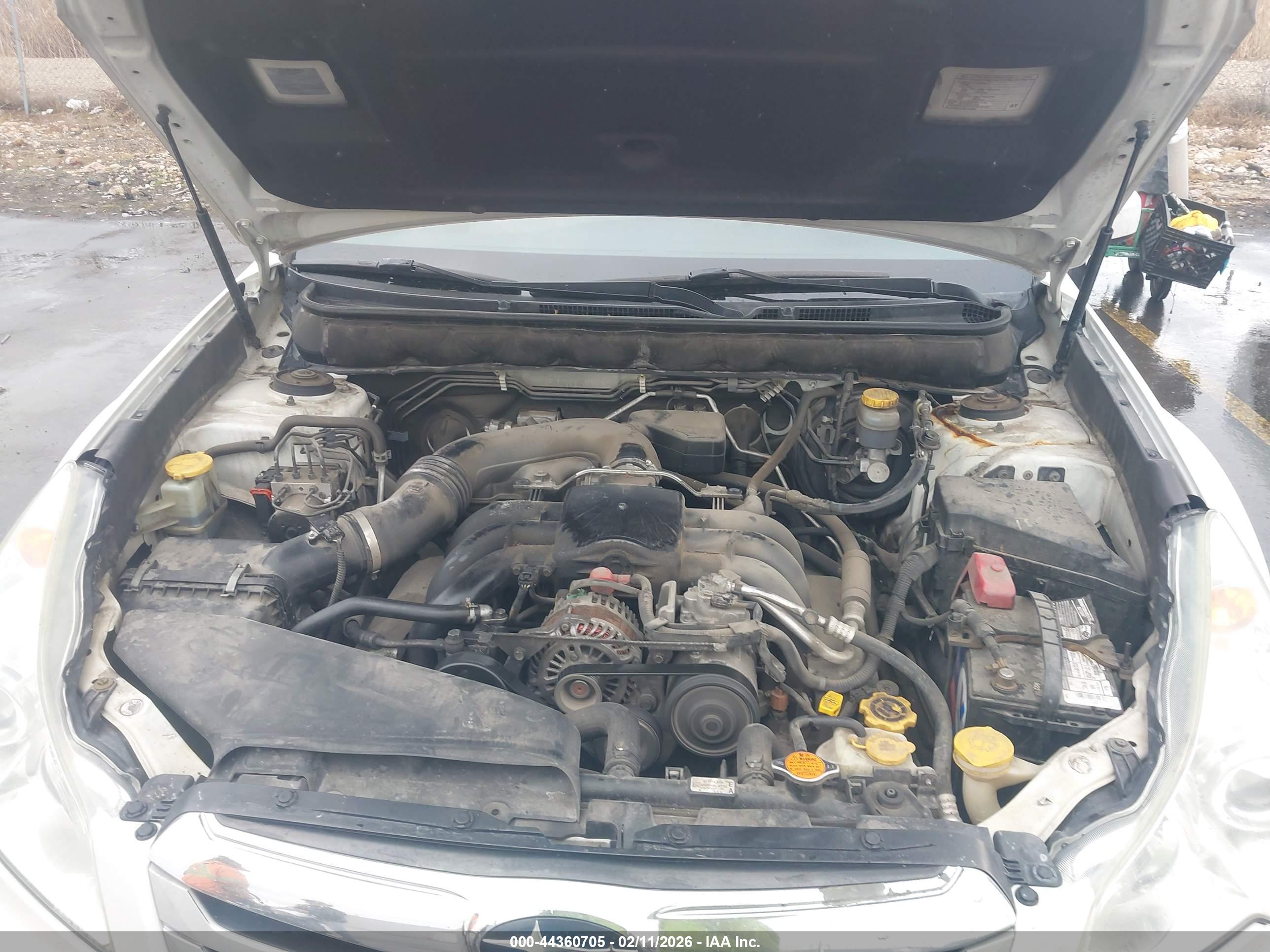 SUBARU OUTBACK image 10