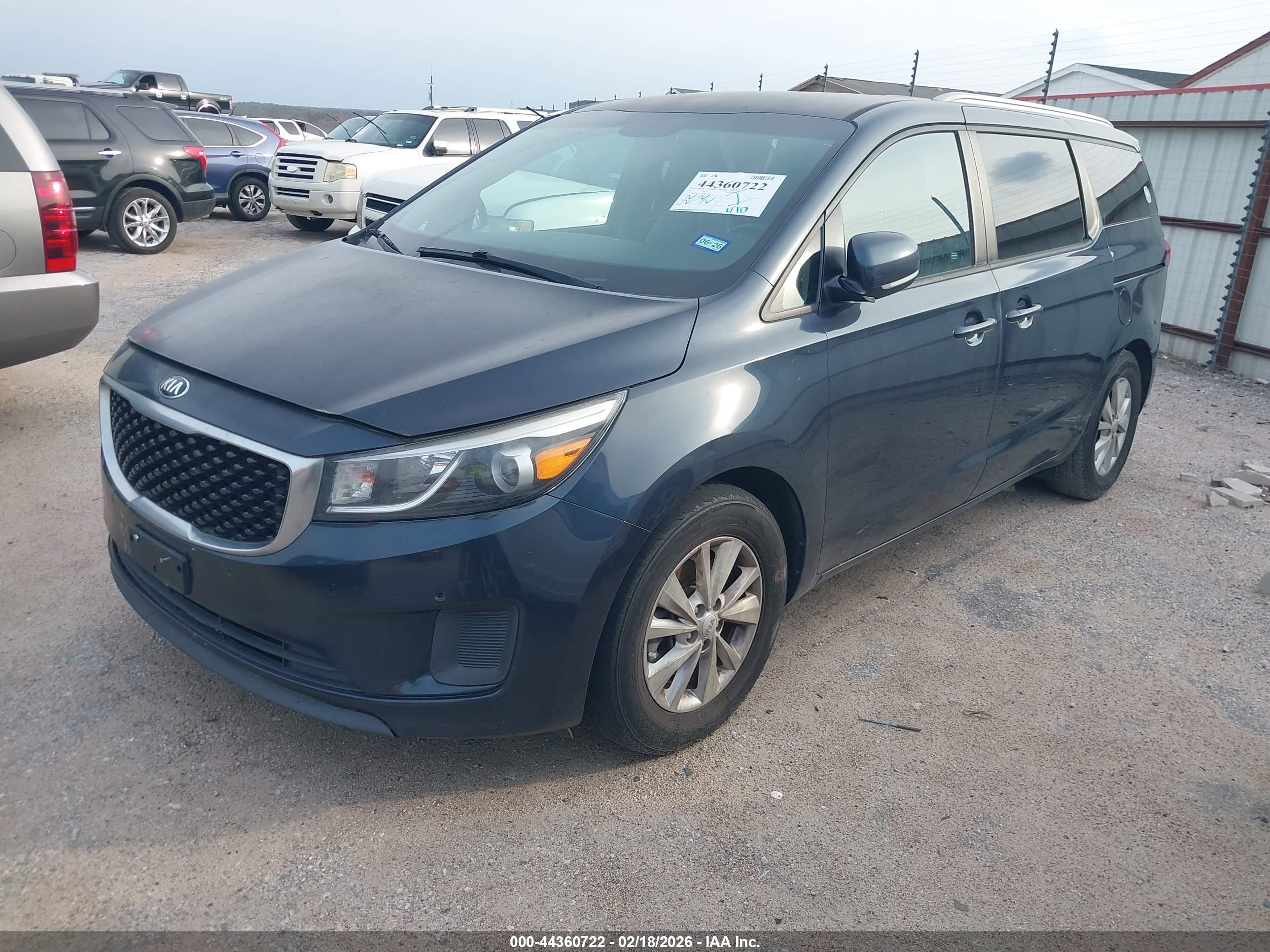 KIA SEDONA image 2