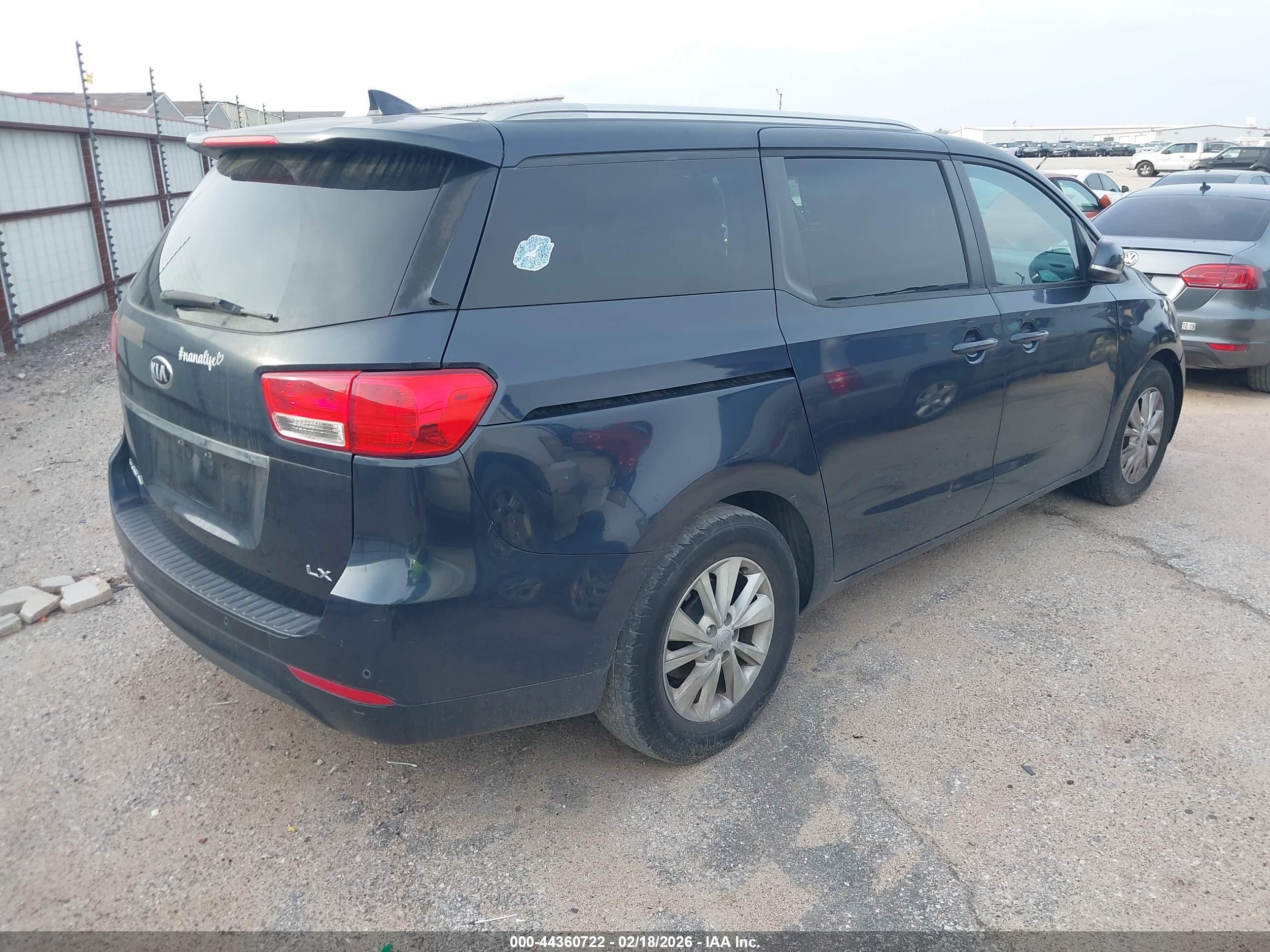 KIA SEDONA image 4