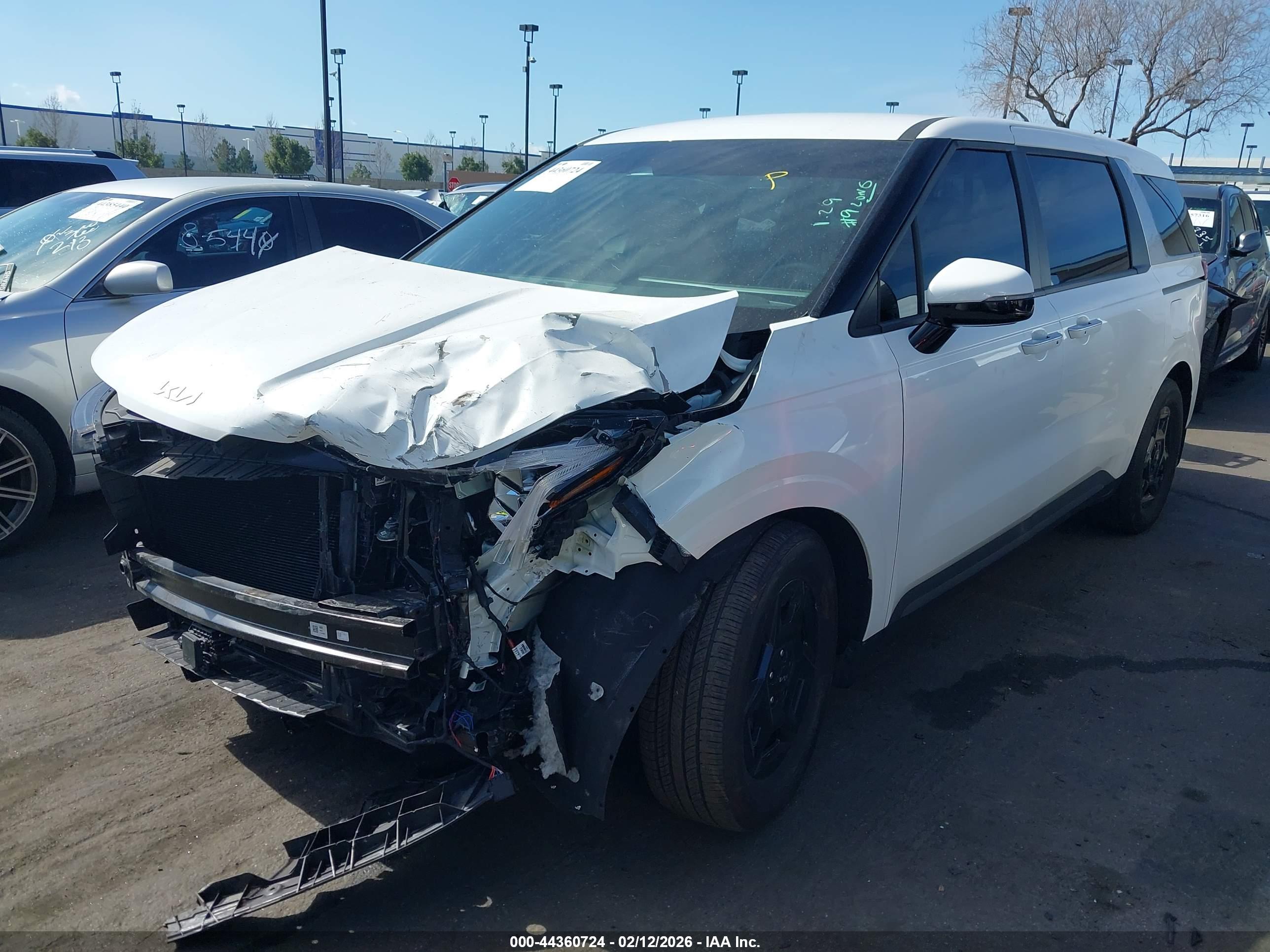 KIA CARNIVAL image 2