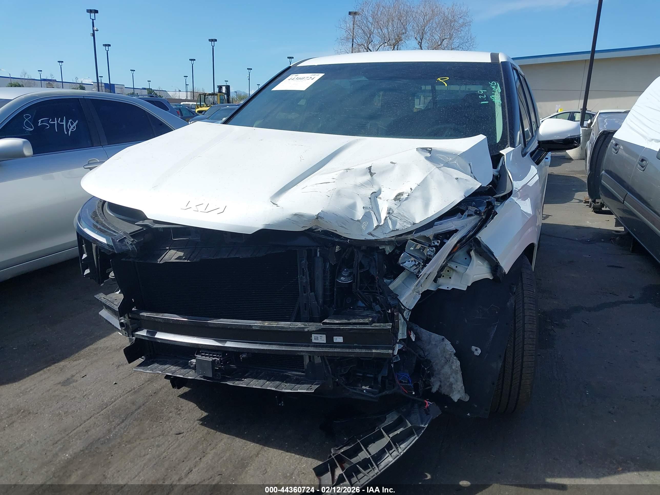 KIA CARNIVAL image 6
