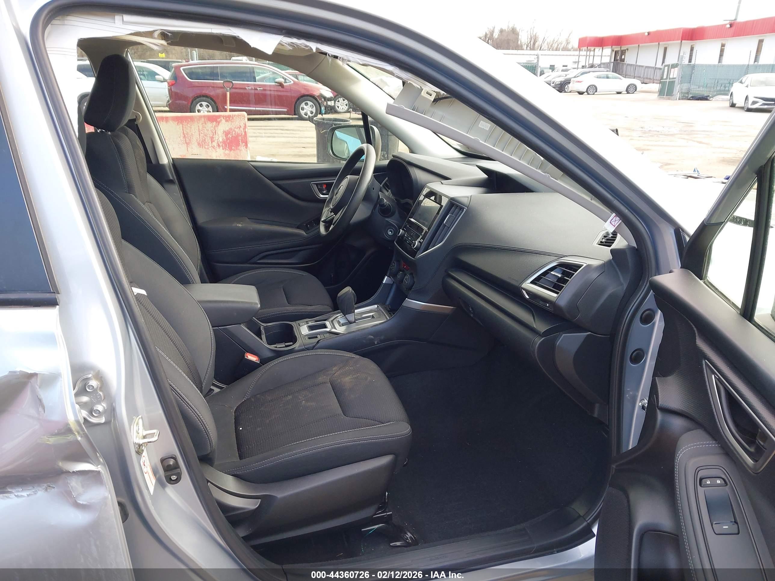 SUBARU FORESTER image 5