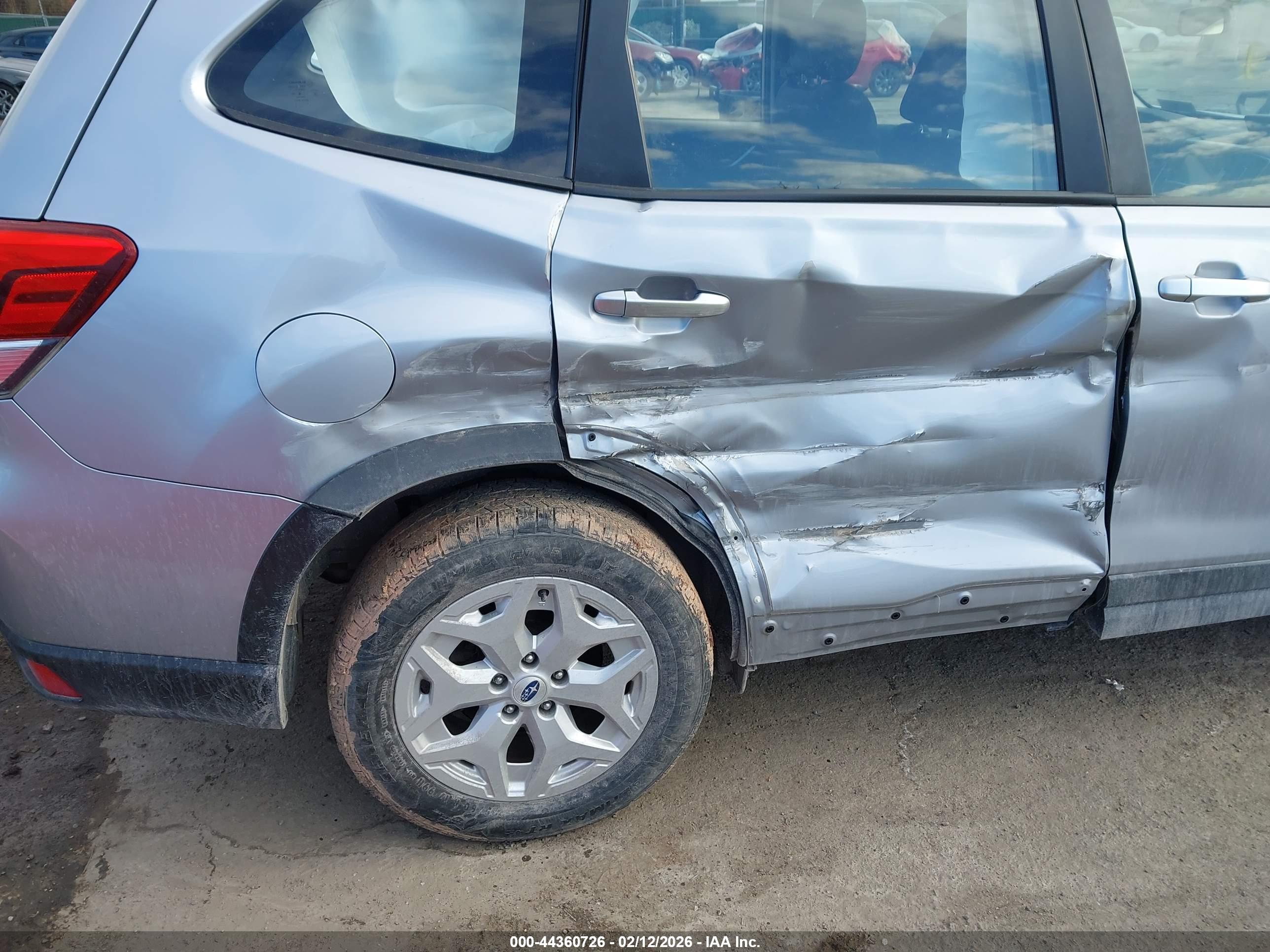 SUBARU FORESTER image 6