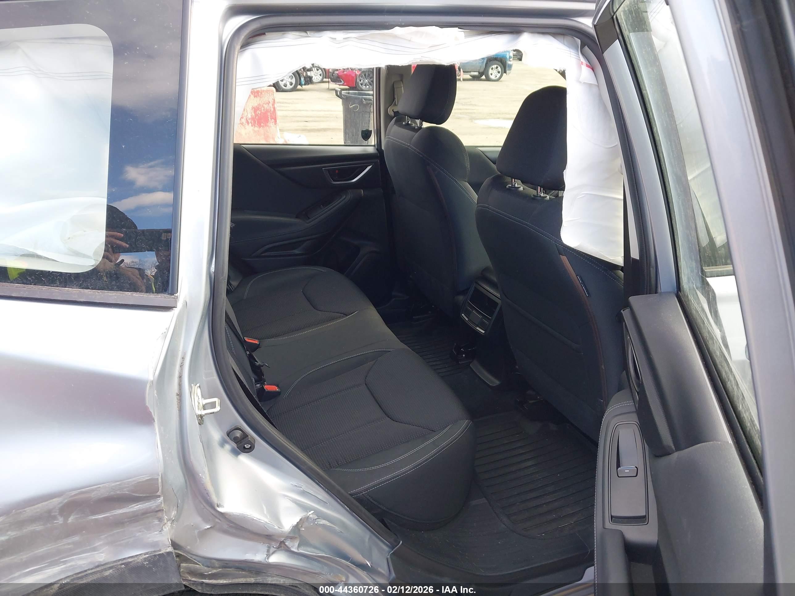 SUBARU FORESTER image 8