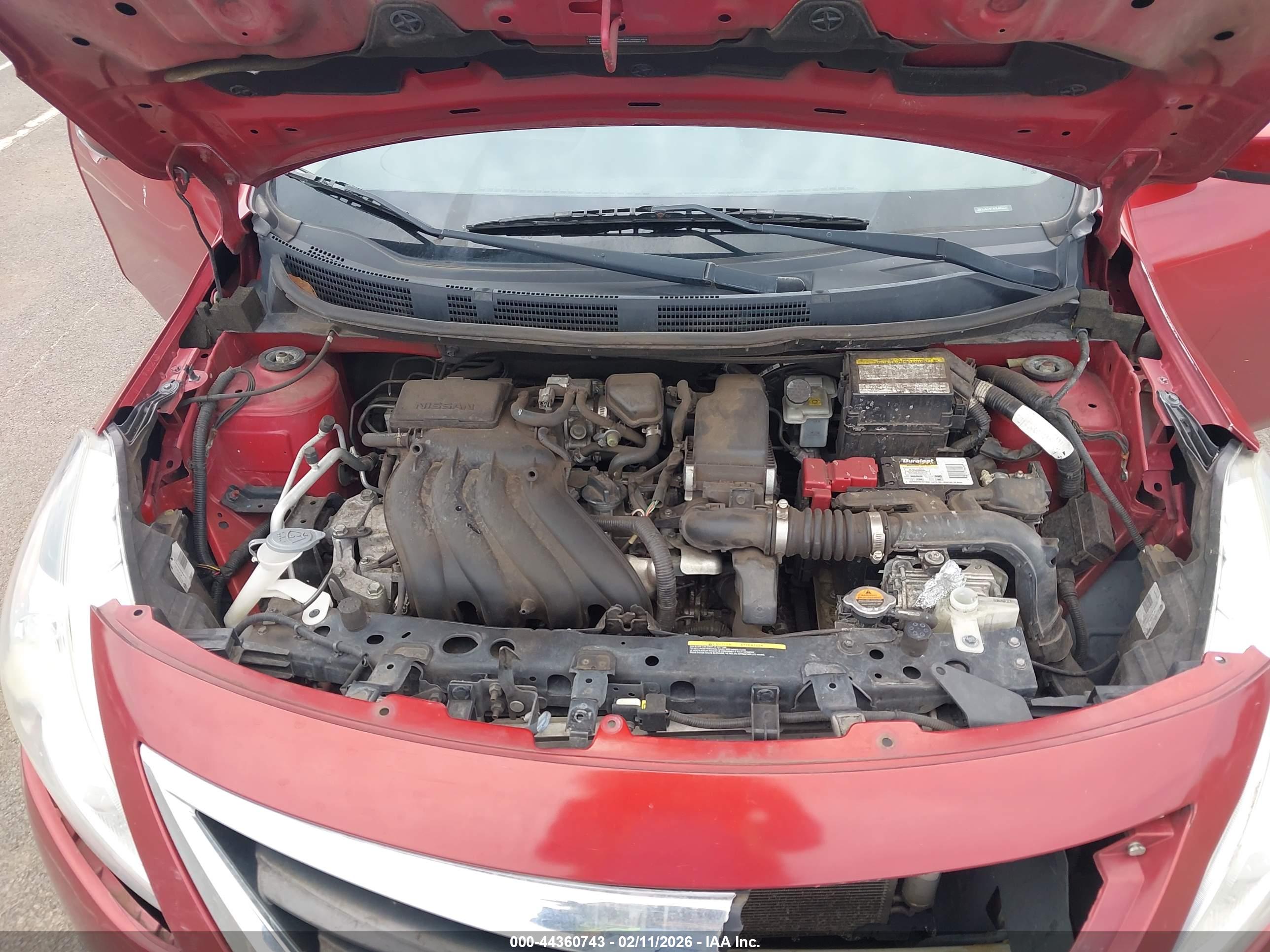 NISSAN VERSA image 10