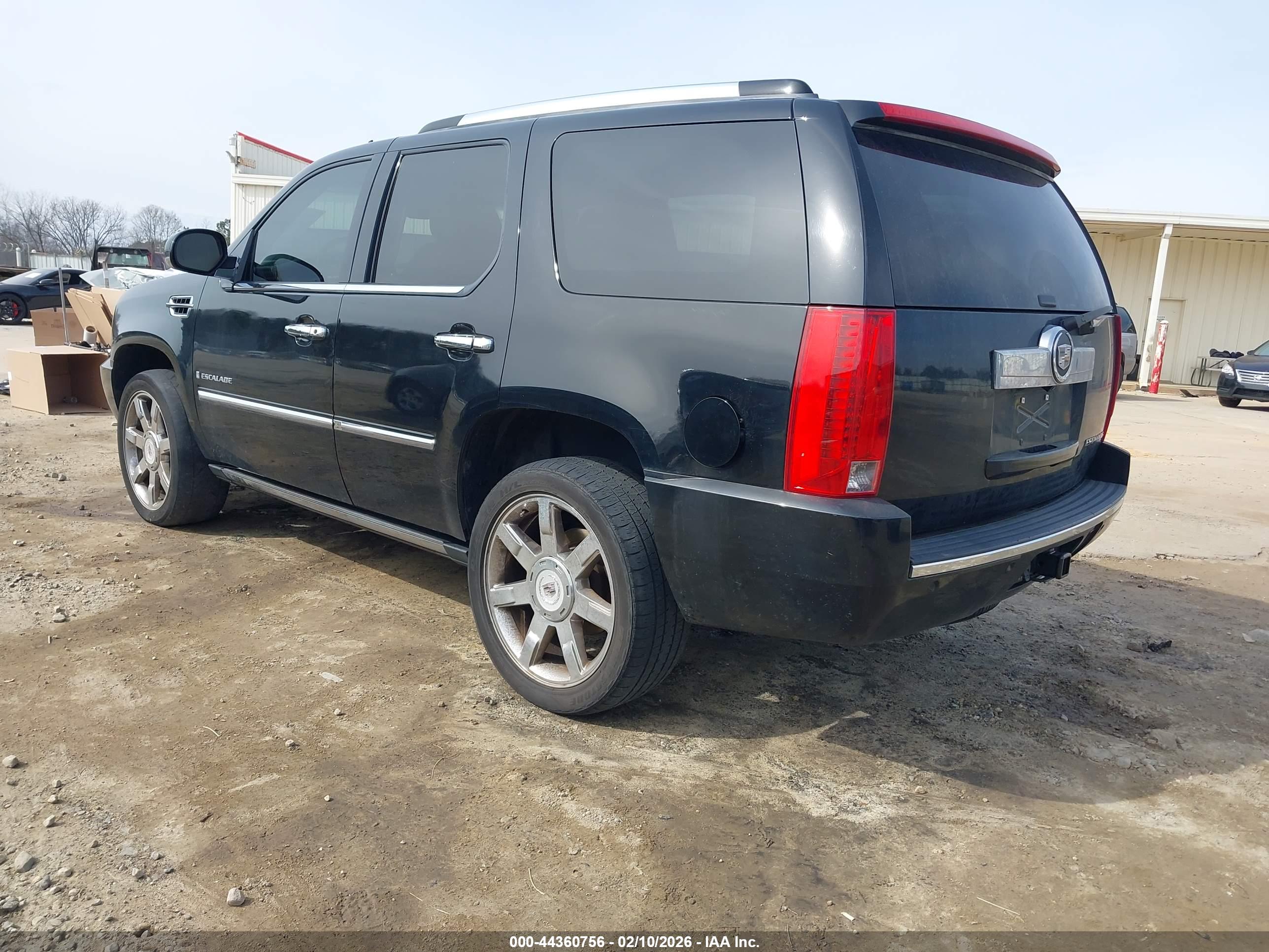 CADILLAC ESCALADE image 3