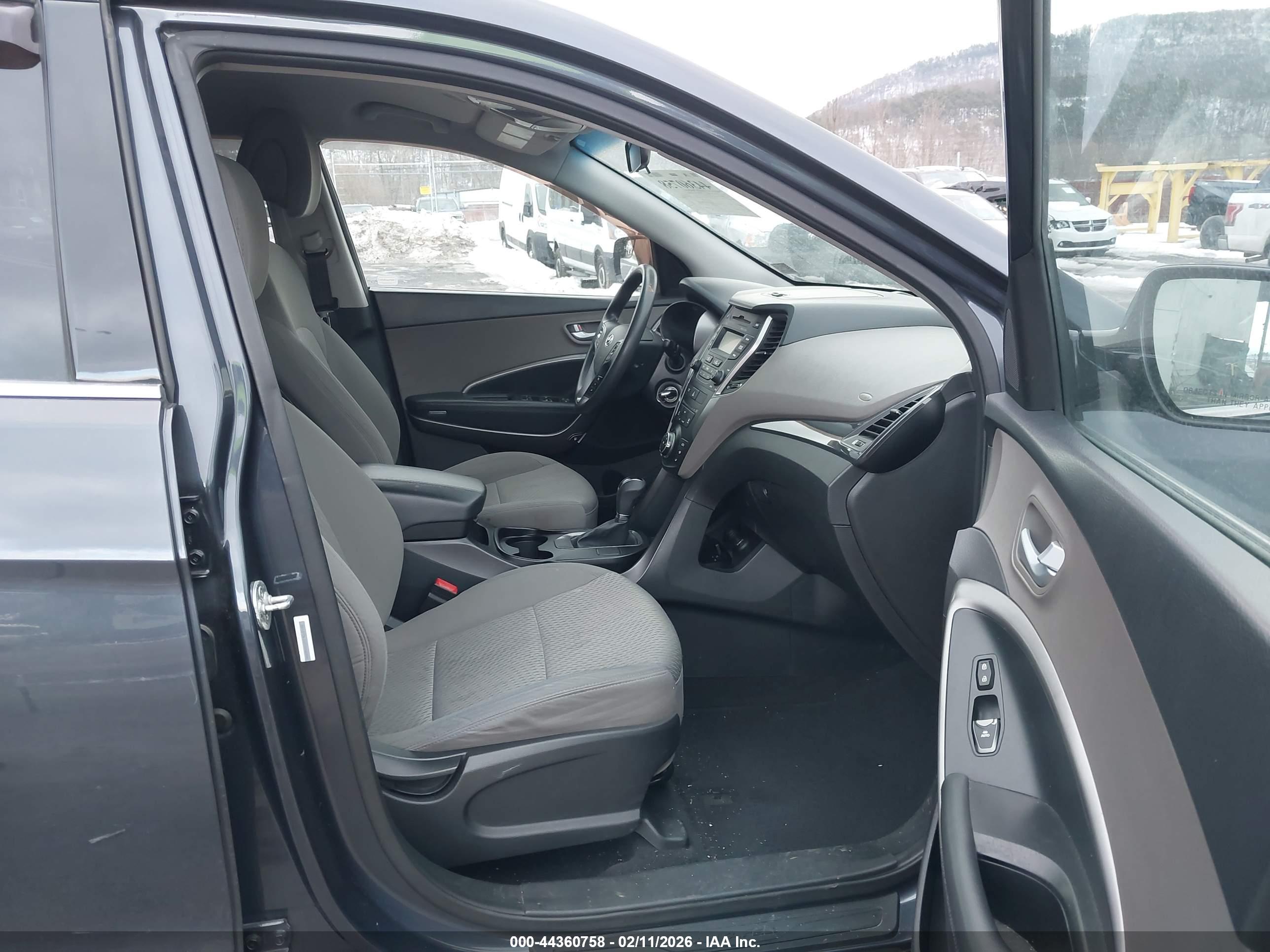 HYUNDAI SANTA image 5
