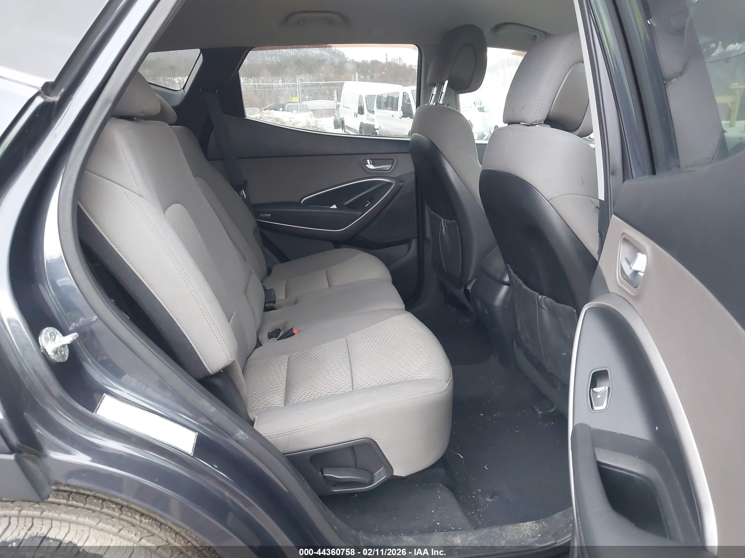 HYUNDAI SANTA image 8