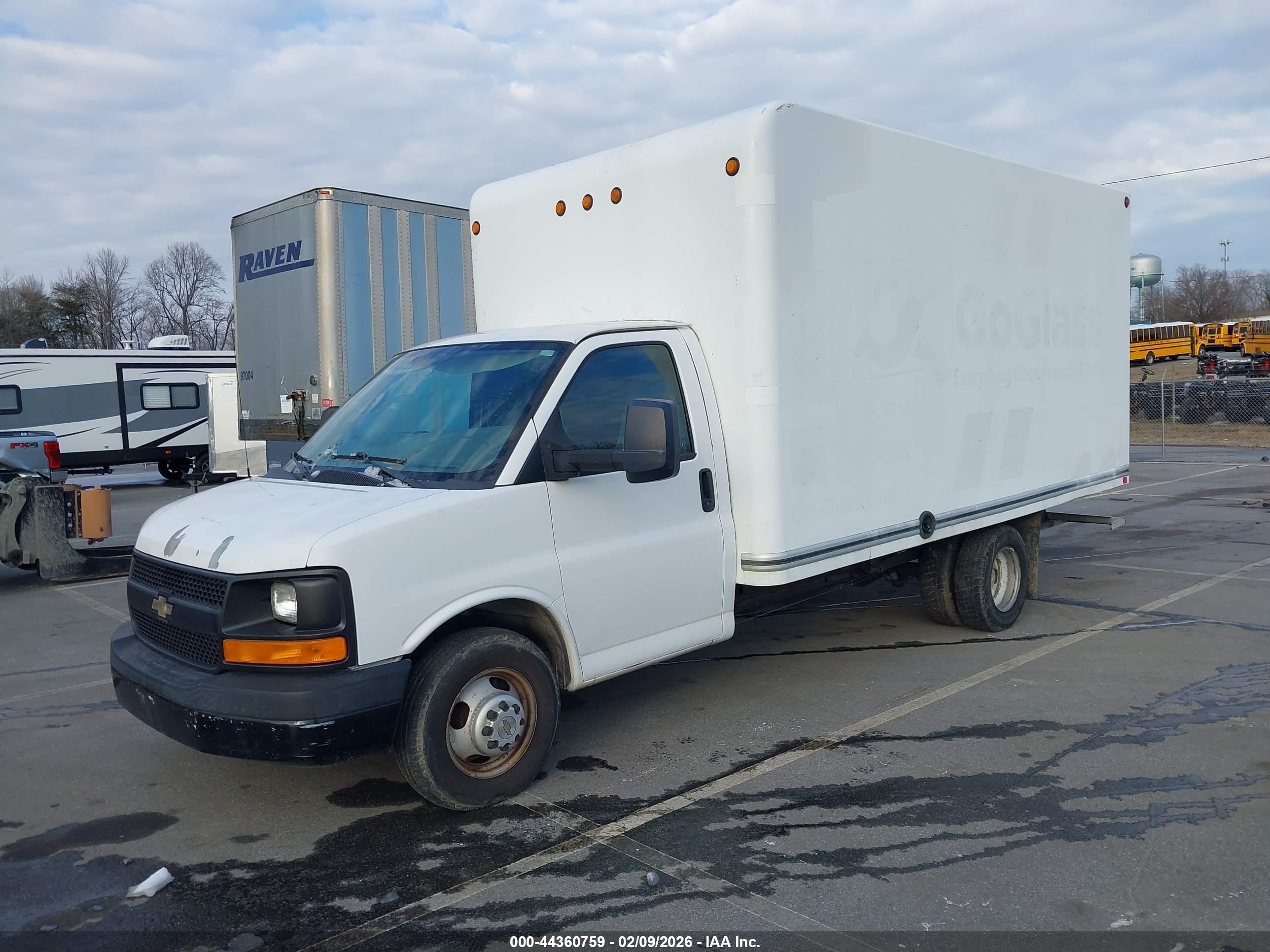 CHEVROLET EXPRESS image 2