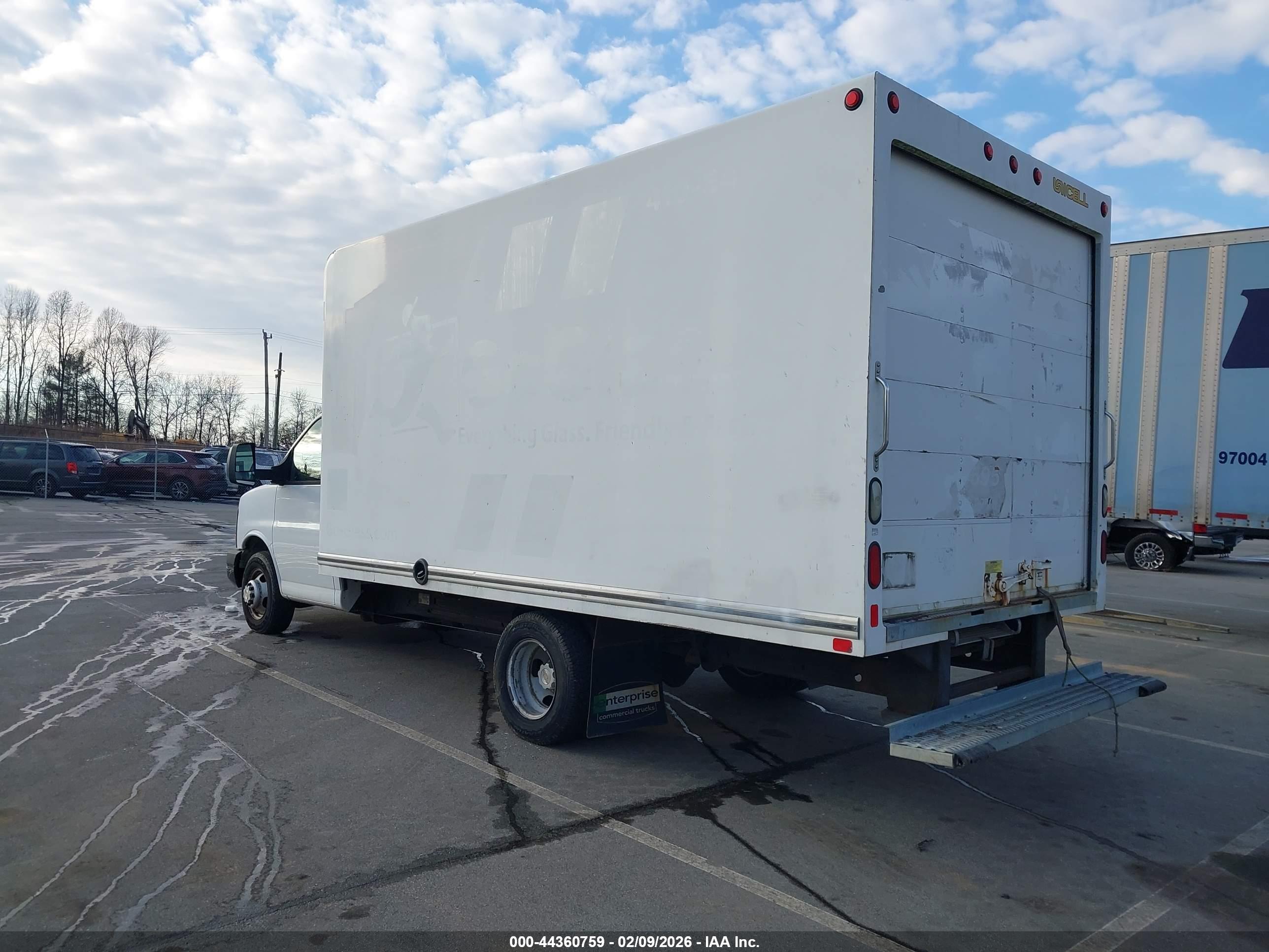 CHEVROLET EXPRESS image 3