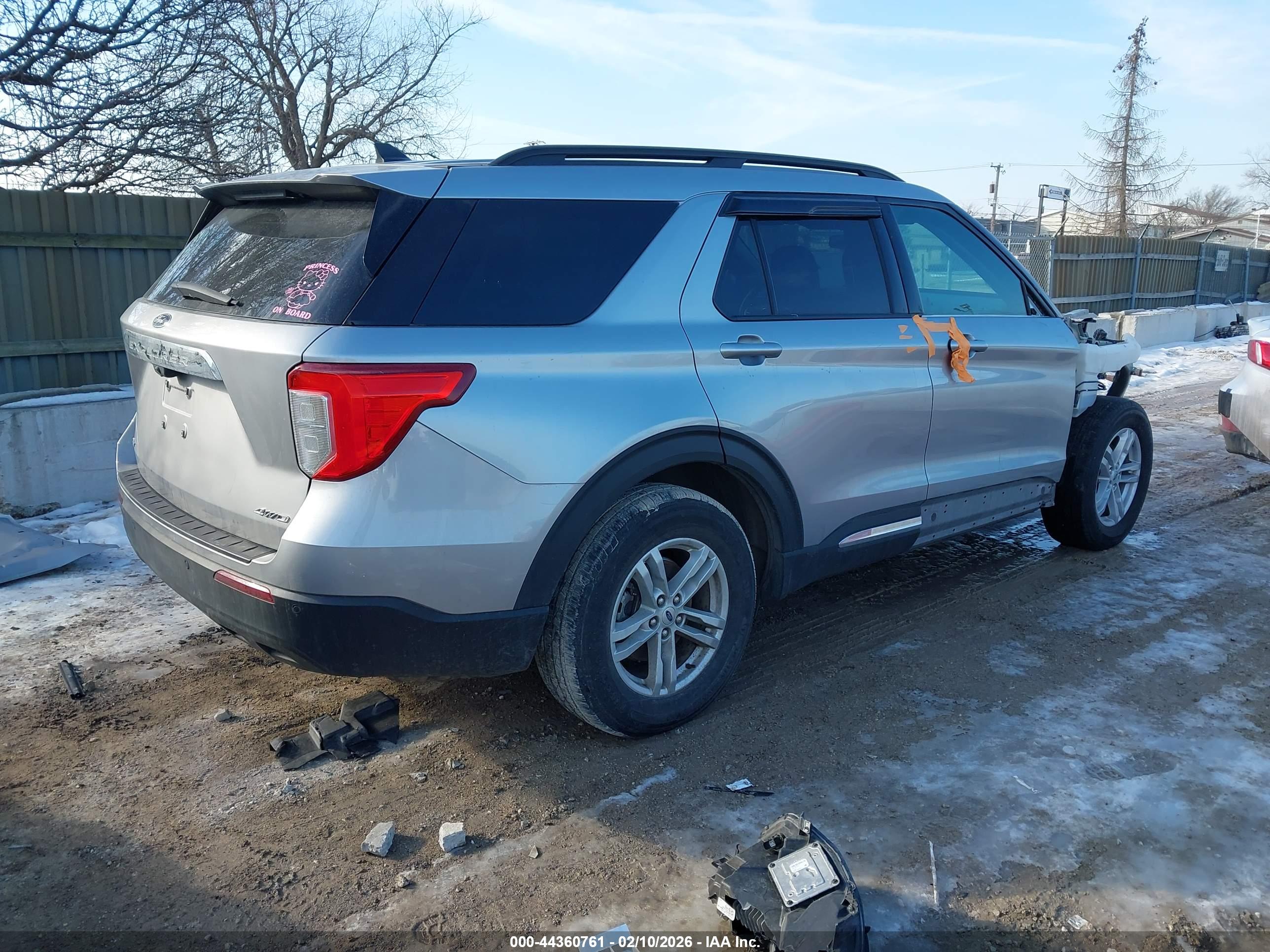 FORD EXPLORER image 4