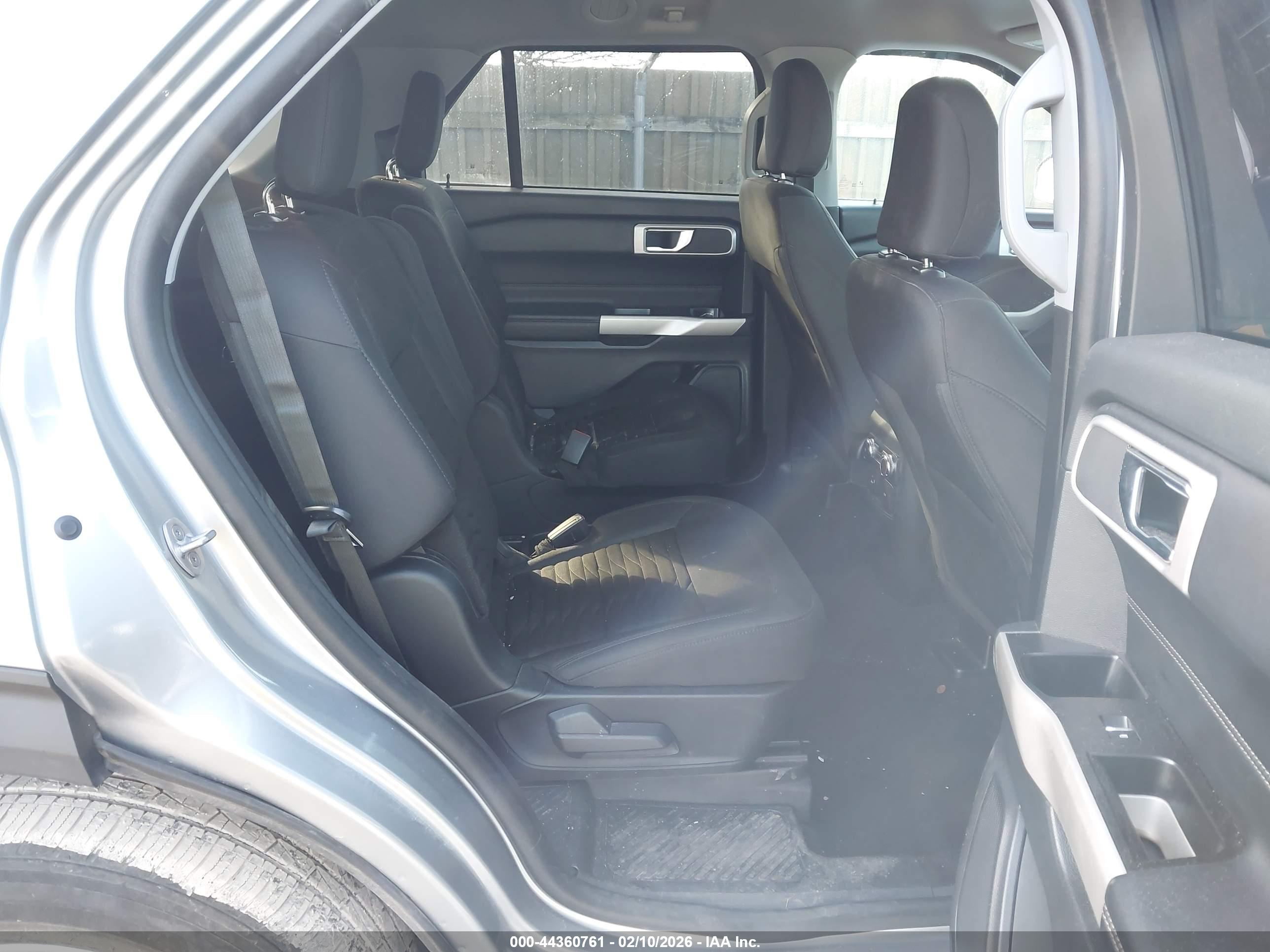 FORD EXPLORER image 8