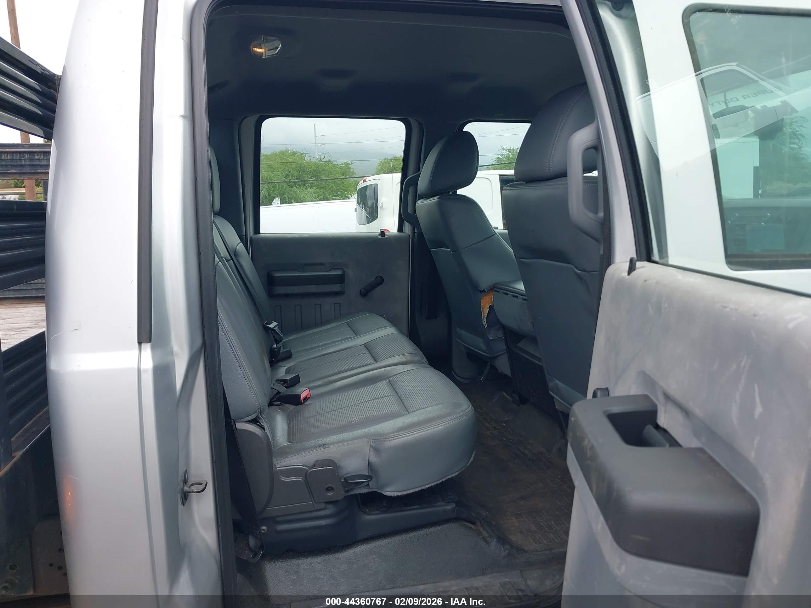 FORD F-450 image 8