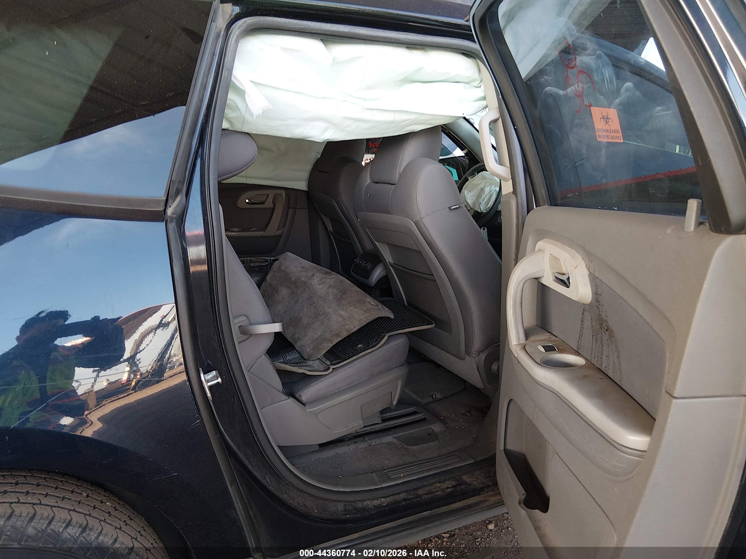 CHEVROLET TRAVERSE image 8